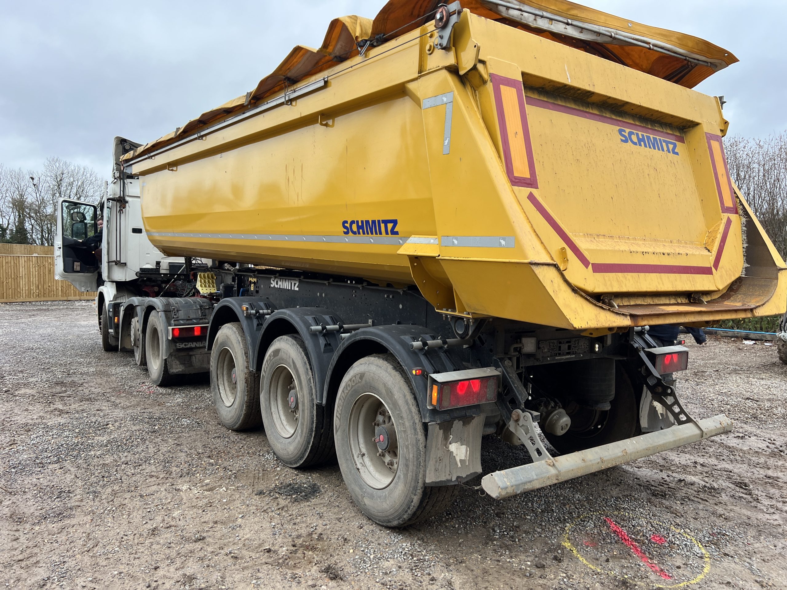SCHMITZ SGF*S3 TRAILER 2017 - used trucks for sale at J Hawes Ltd - view 7