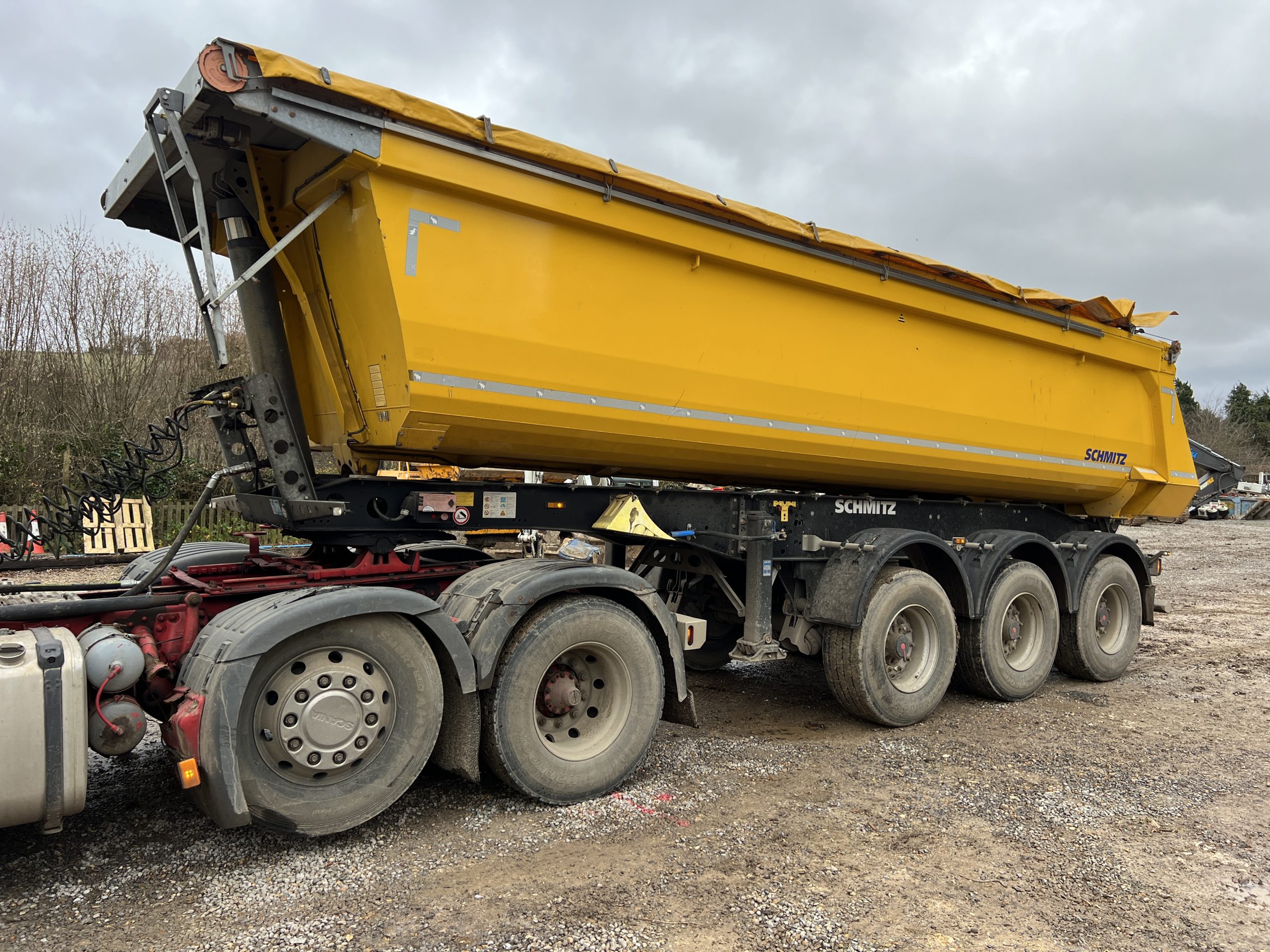 SCHMITZ SGF*S3 TRAILER 2017 - used trucks for sale at J Hawes Ltd - view 2