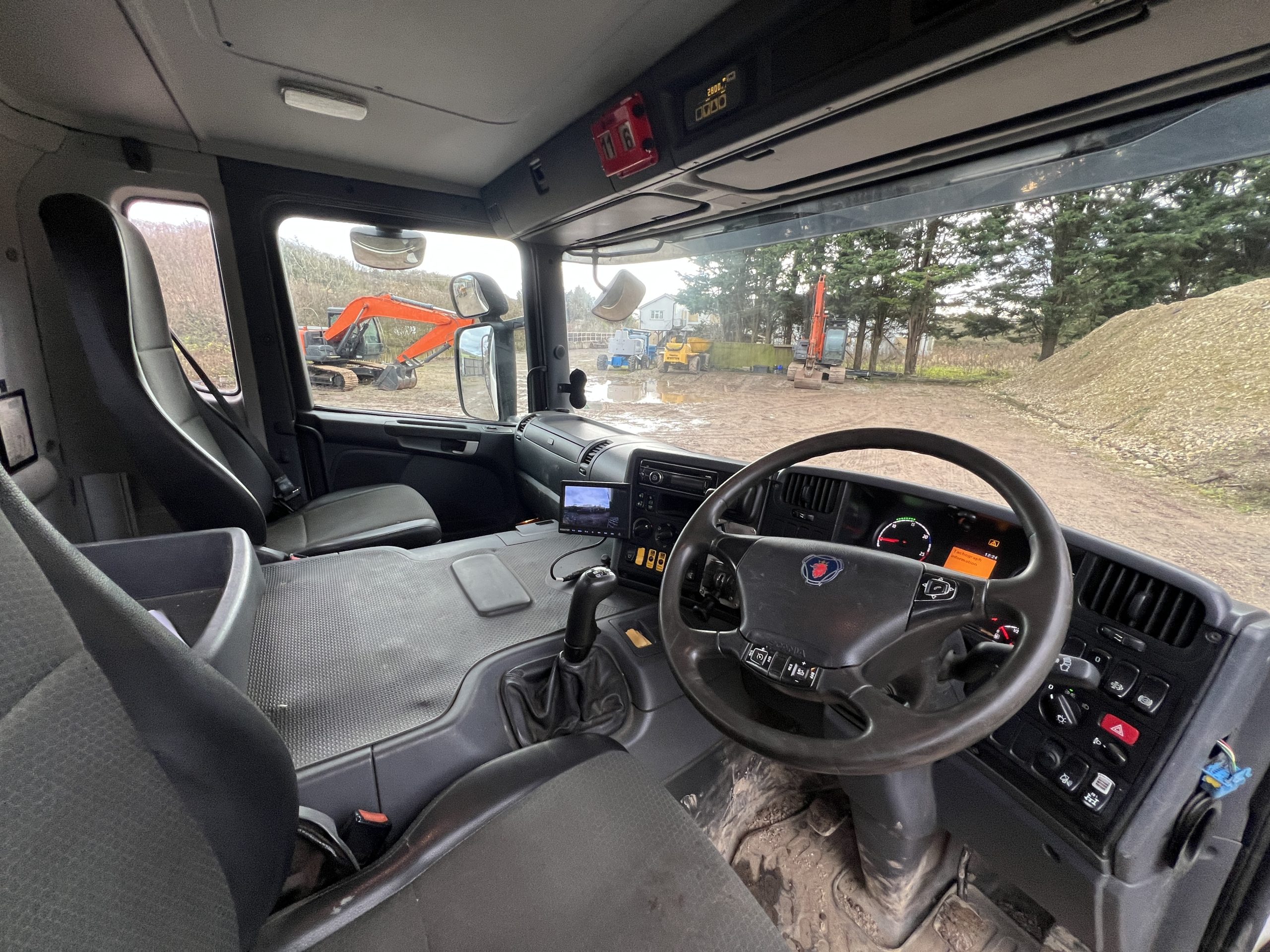 SCANIA P410 TIPPER 2015 - used trucks for sale at J Hawes Ltd - view 15