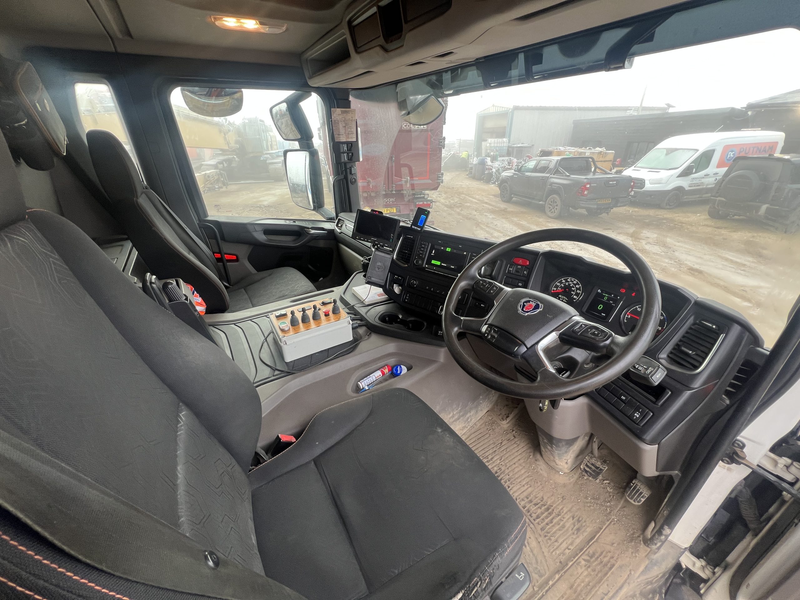 SCANIA XT P410 HOOK LOADER 2021 - used trucks for sale at J Hawes Ltd - view 13
