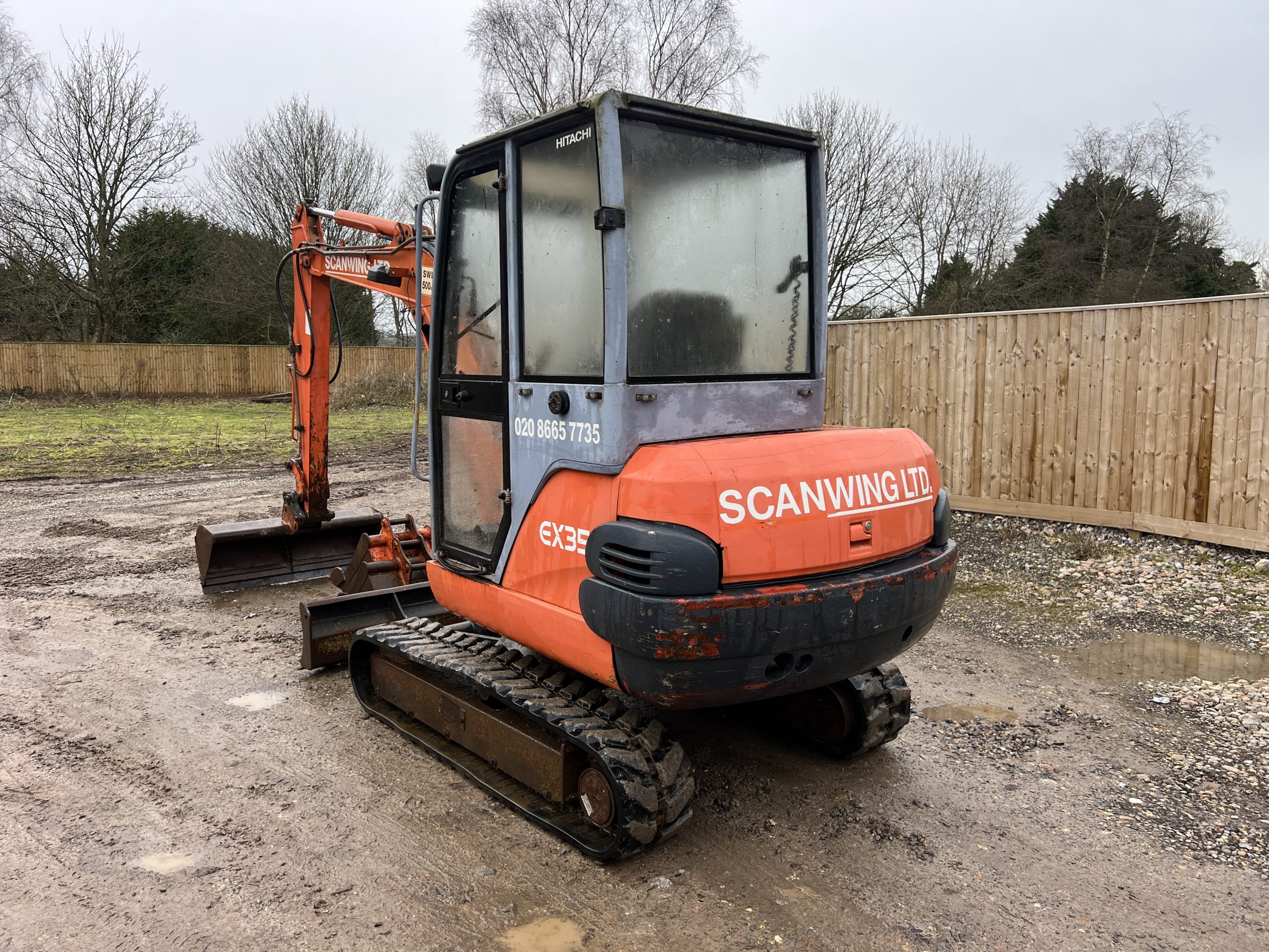 HITACHI EX35-2 MINI DIGGER 2001 - used plant for sale at J Hawes Ltd - view 3