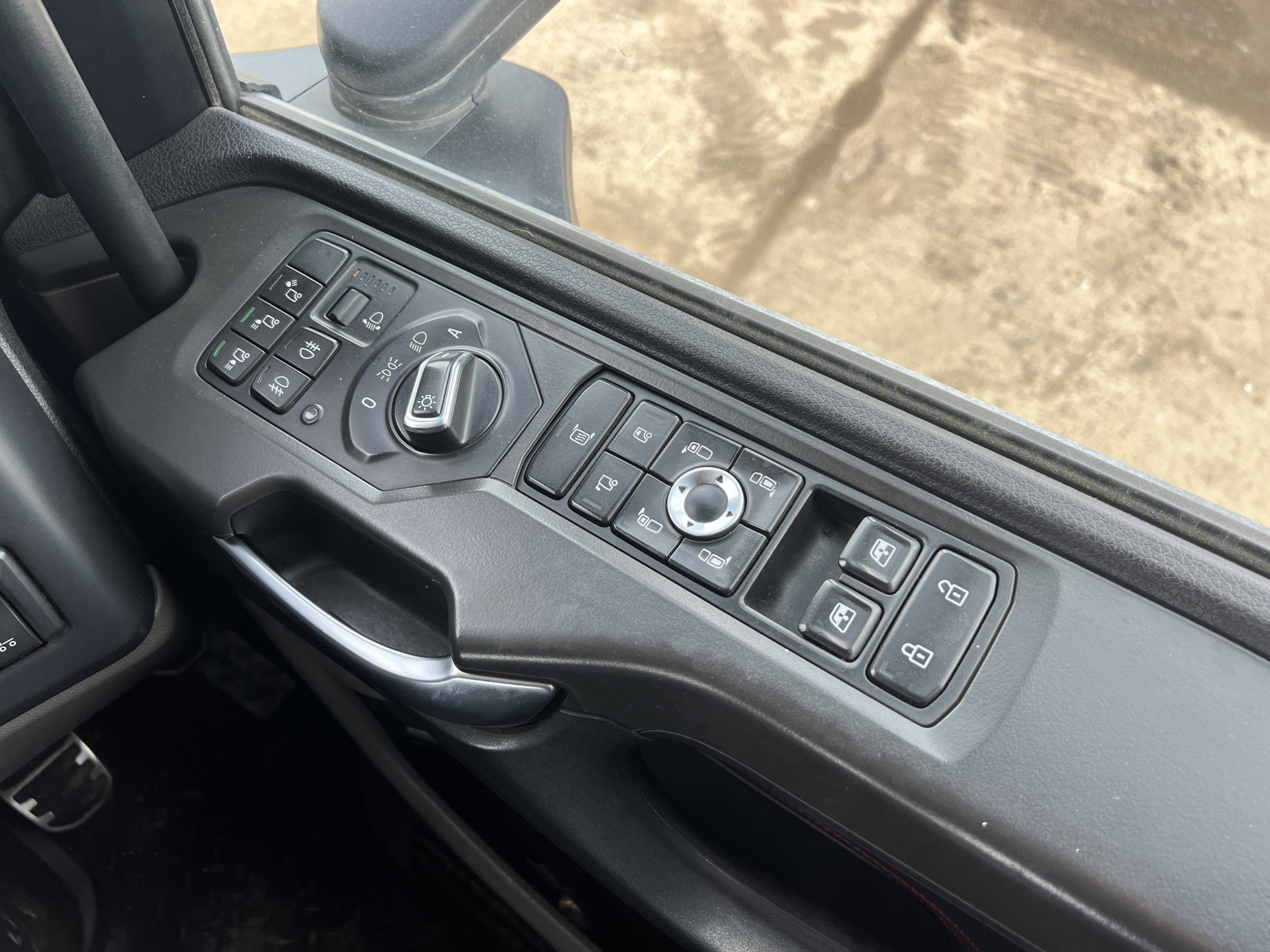 80T SCANIA 650S V8 - used trucks for sale at J Hawes Ltd - view 33