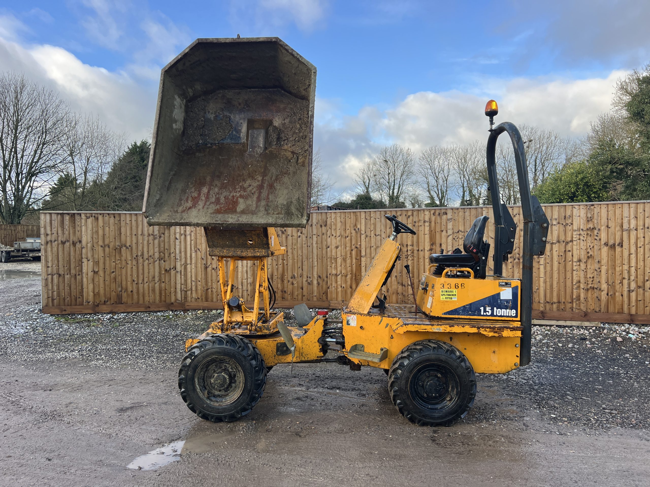 THWAITES 1.5T HIGH/SWIVEL 2011 - used plant for sale at J Hawes Ltd