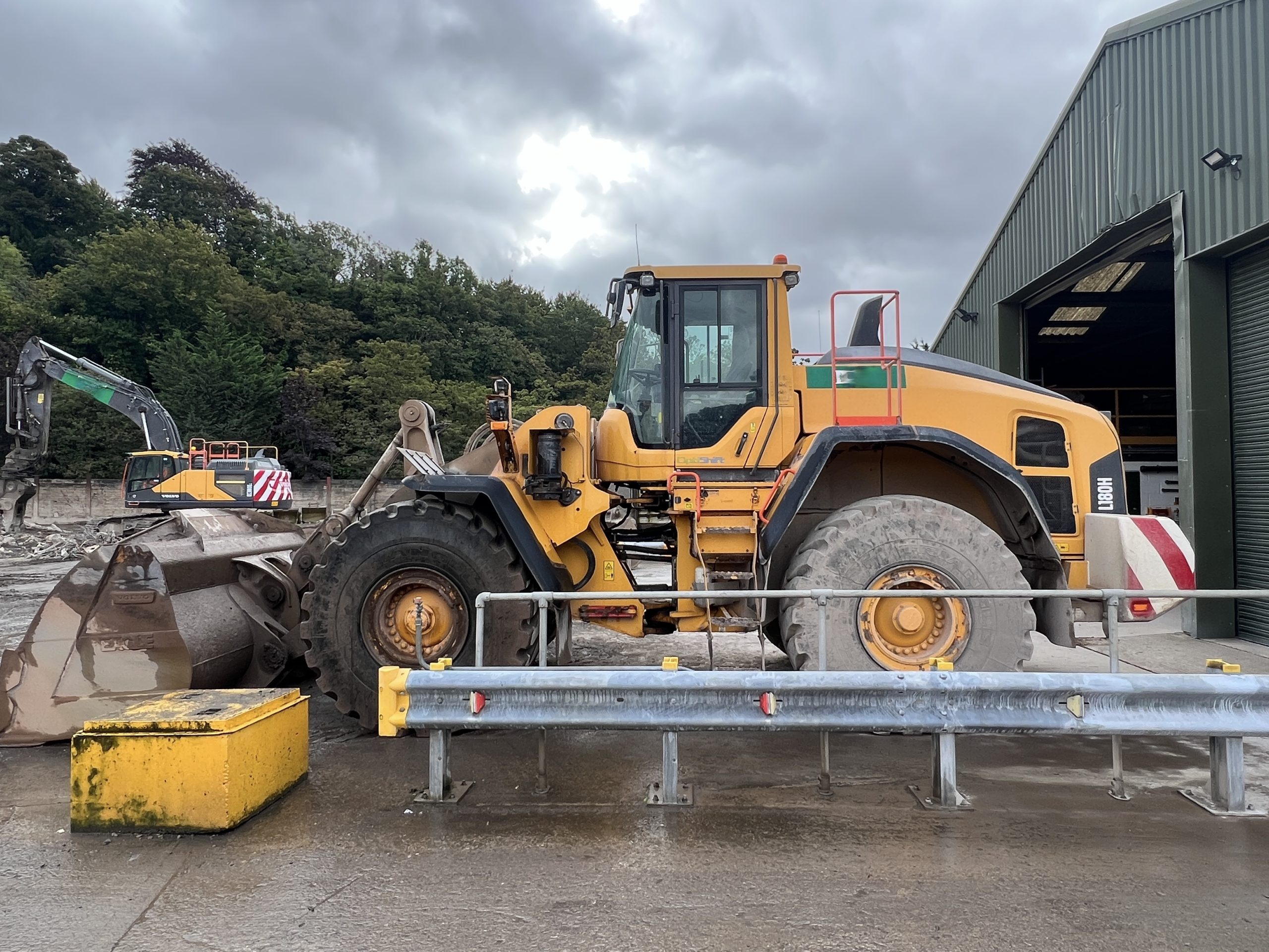 VOLVO L180H LOADER 2017 - used plant for sale at J Hawes Ltd - view 5