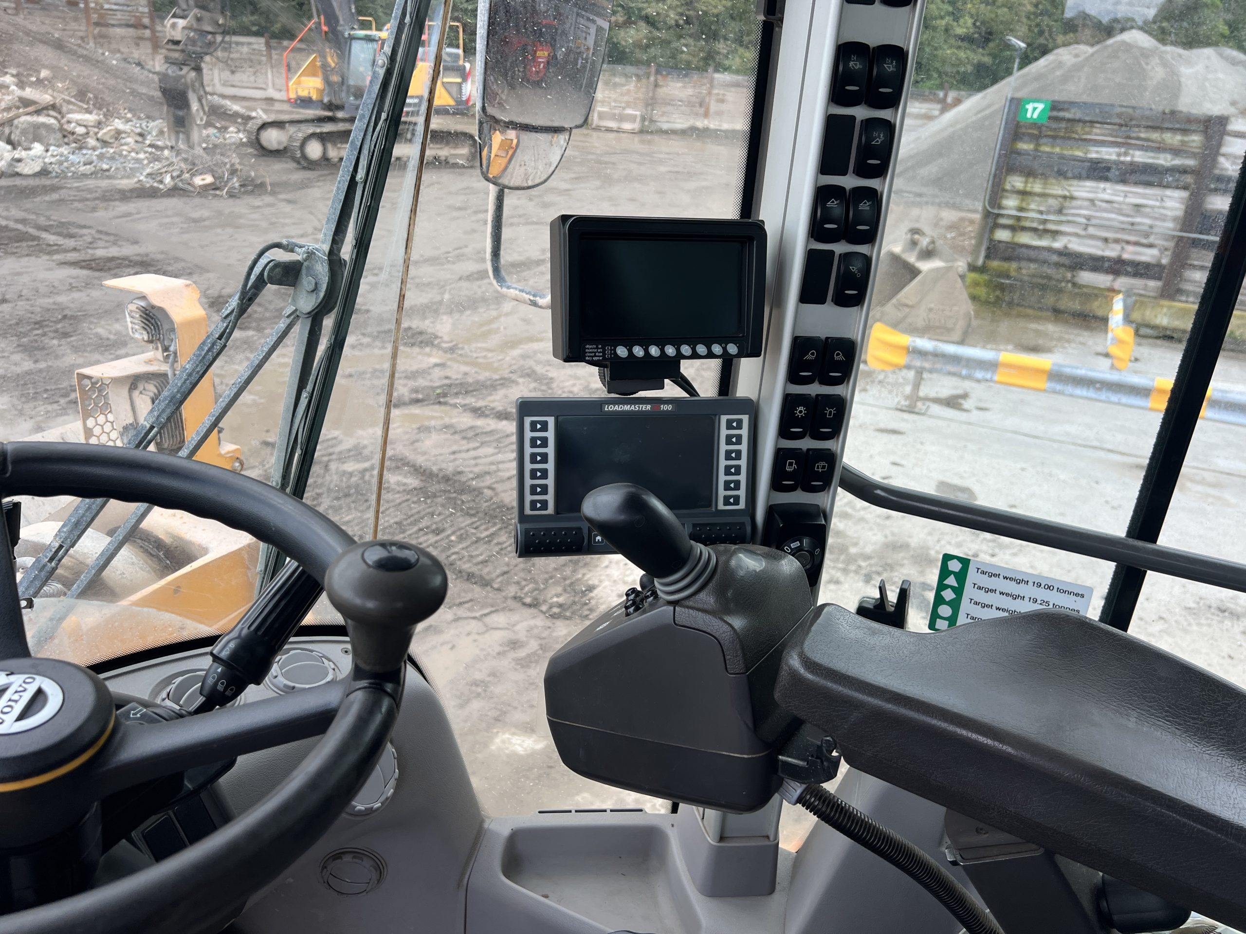 VOLVO L180H LOADER 2017 - used plant for sale at J Hawes Ltd - view 10
