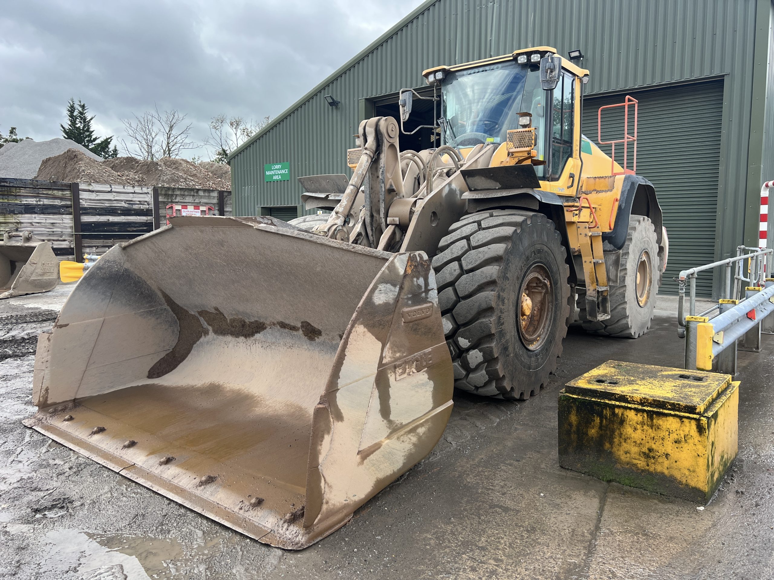 VOLVO L180H LOADER 2017 - used plant for sale at J Hawes Ltd - view 3