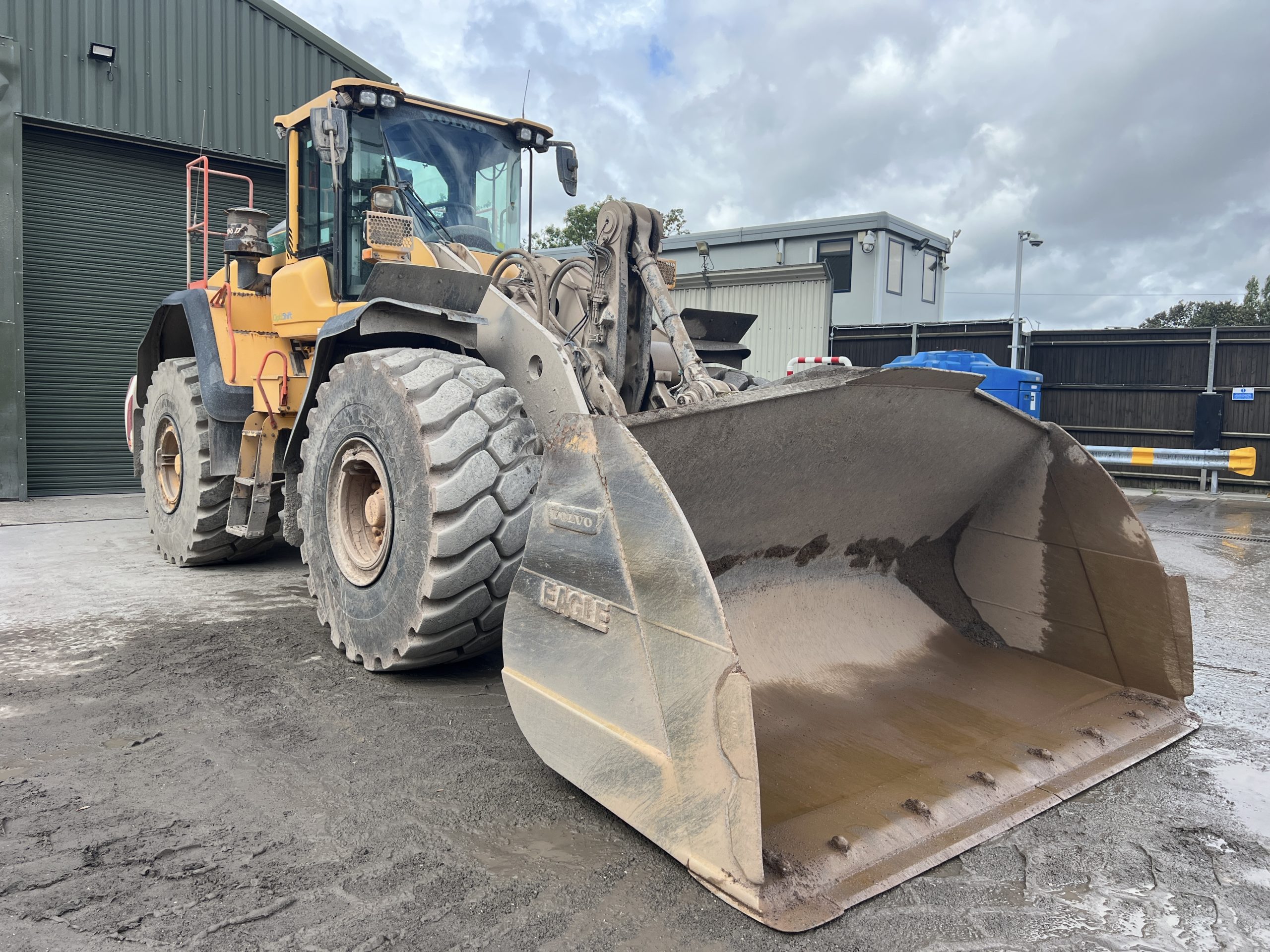 VOLVO L180H LOADER 2017 - used plant for sale at J Hawes Ltd - view 2