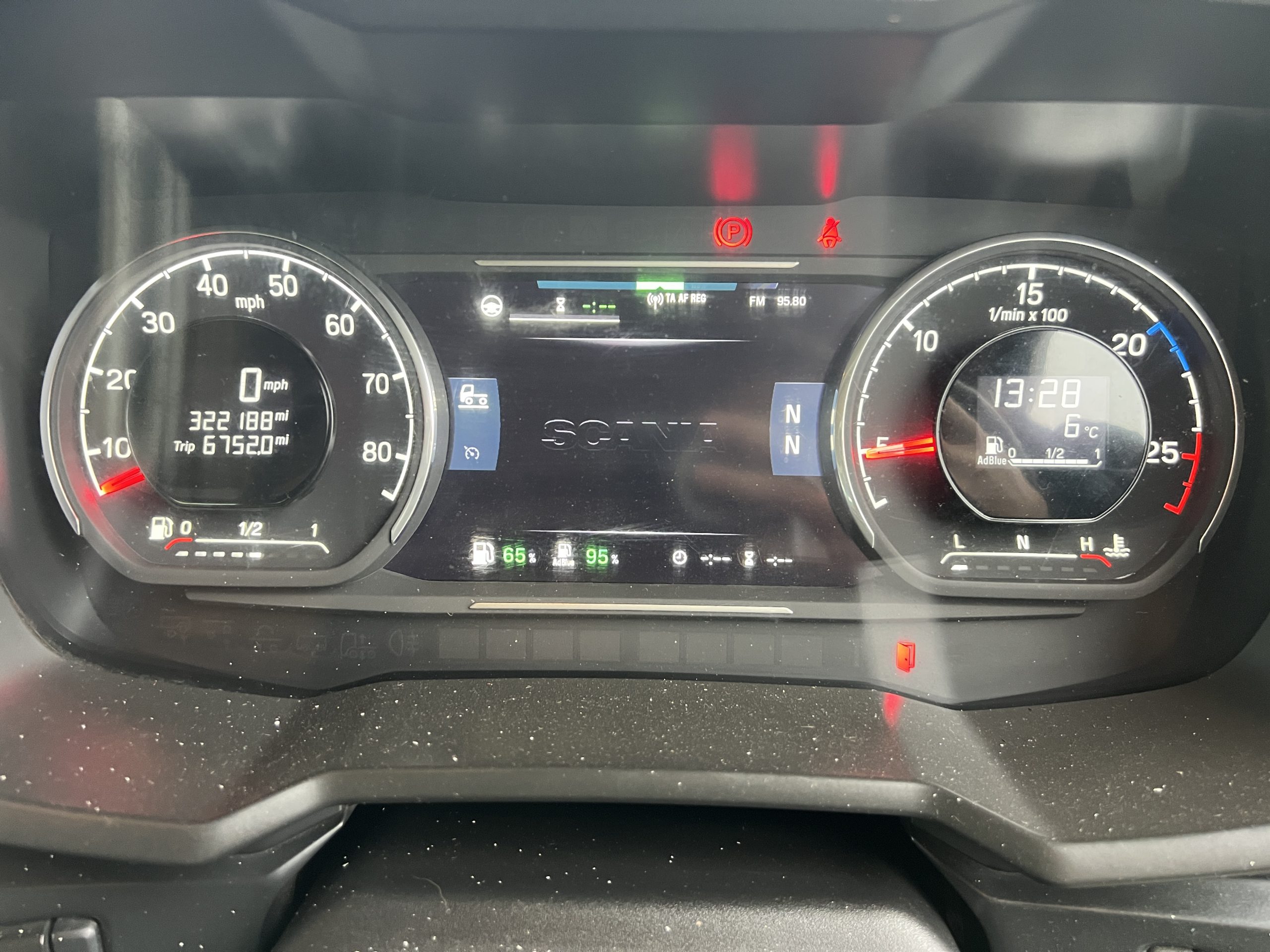 SCANIA XT P410 TIPPER 2018 - used trucks for sale at J Hawes Ltd - view 22