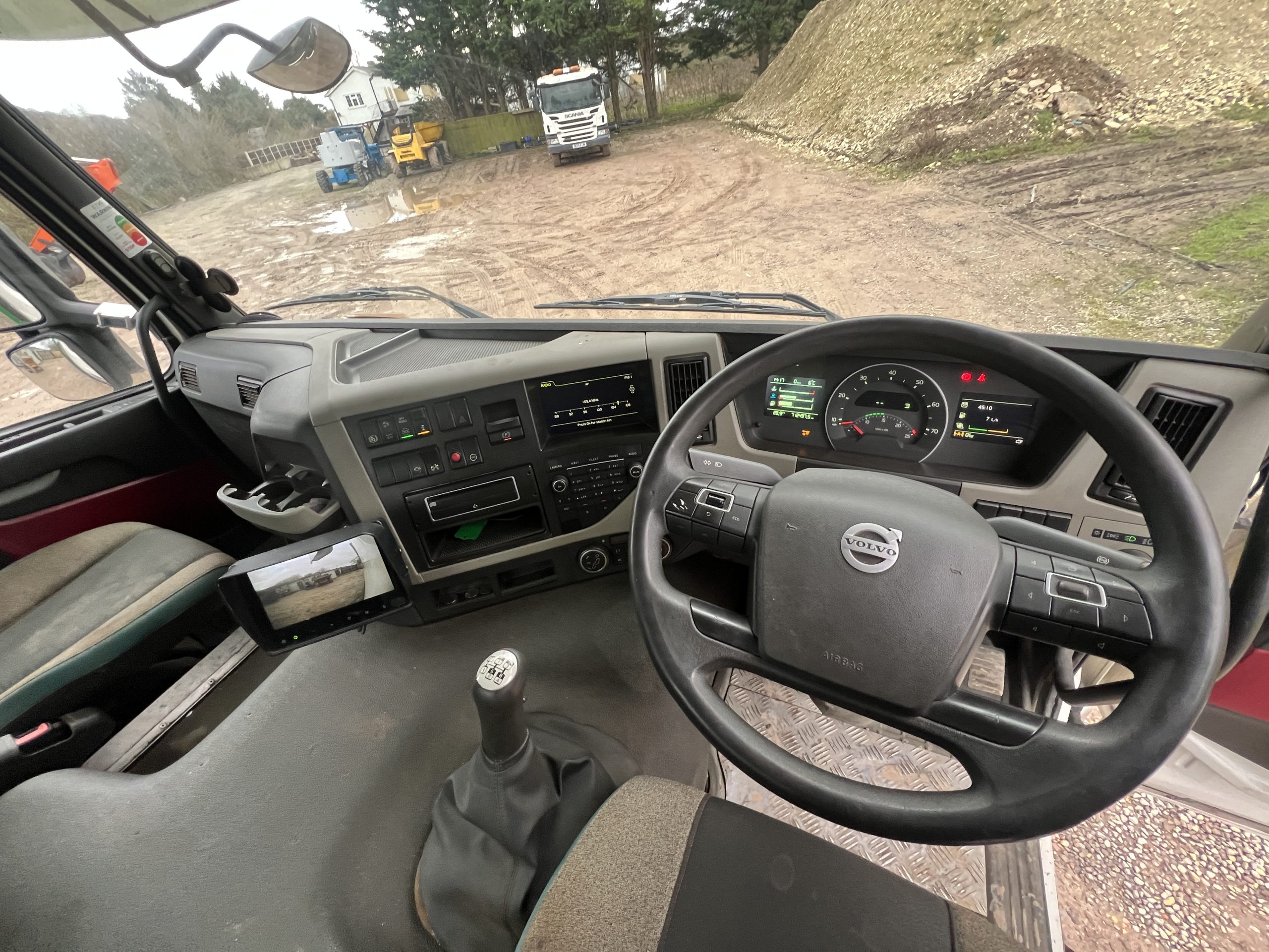 VOLVO FM PLANT LORRY 2014 - used trucks for sale at J Hawes Ltd - view 18