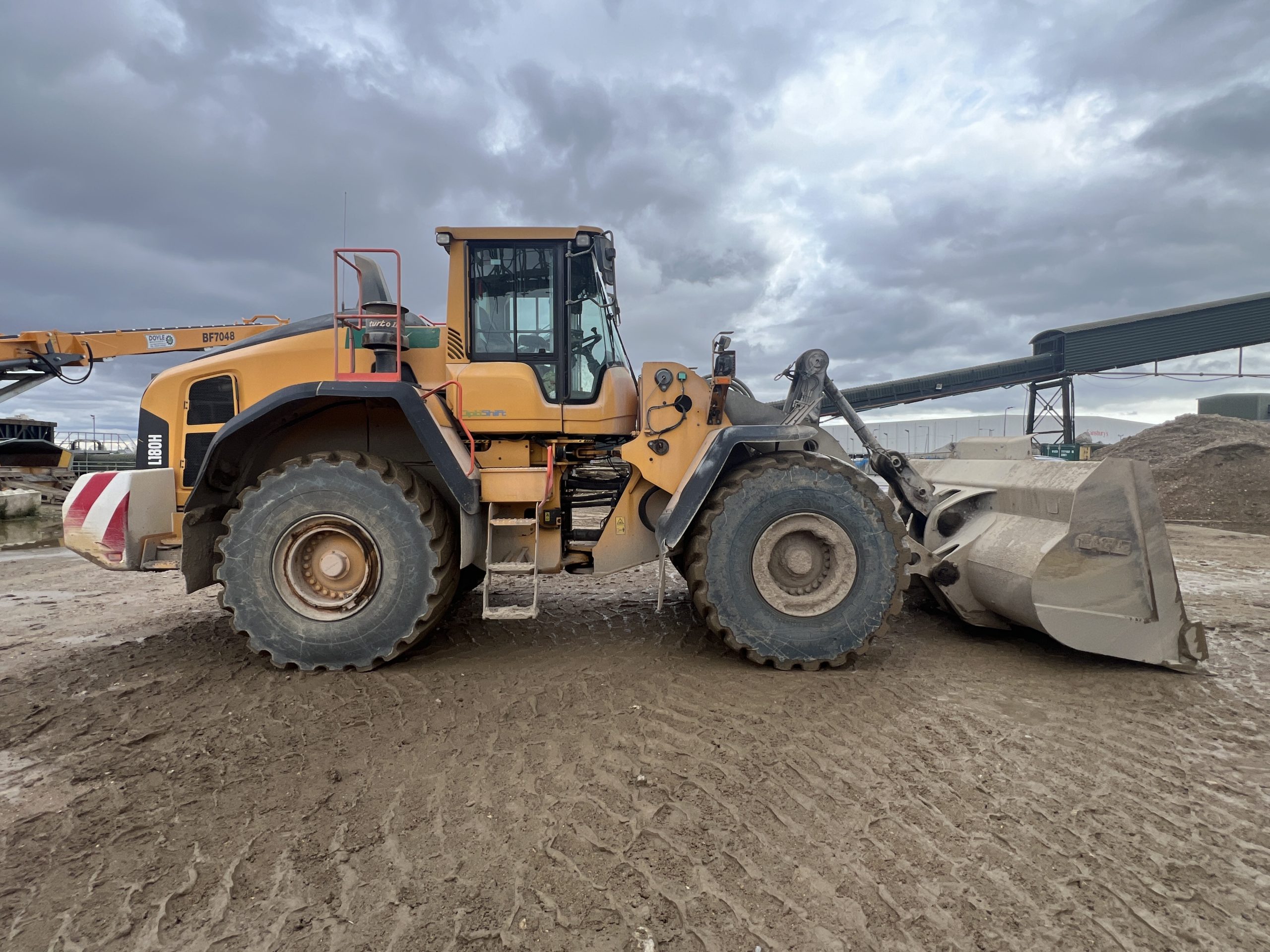 VOLVO L180H LOADING SHOVEL - used plant for sale at J Hawes Ltd