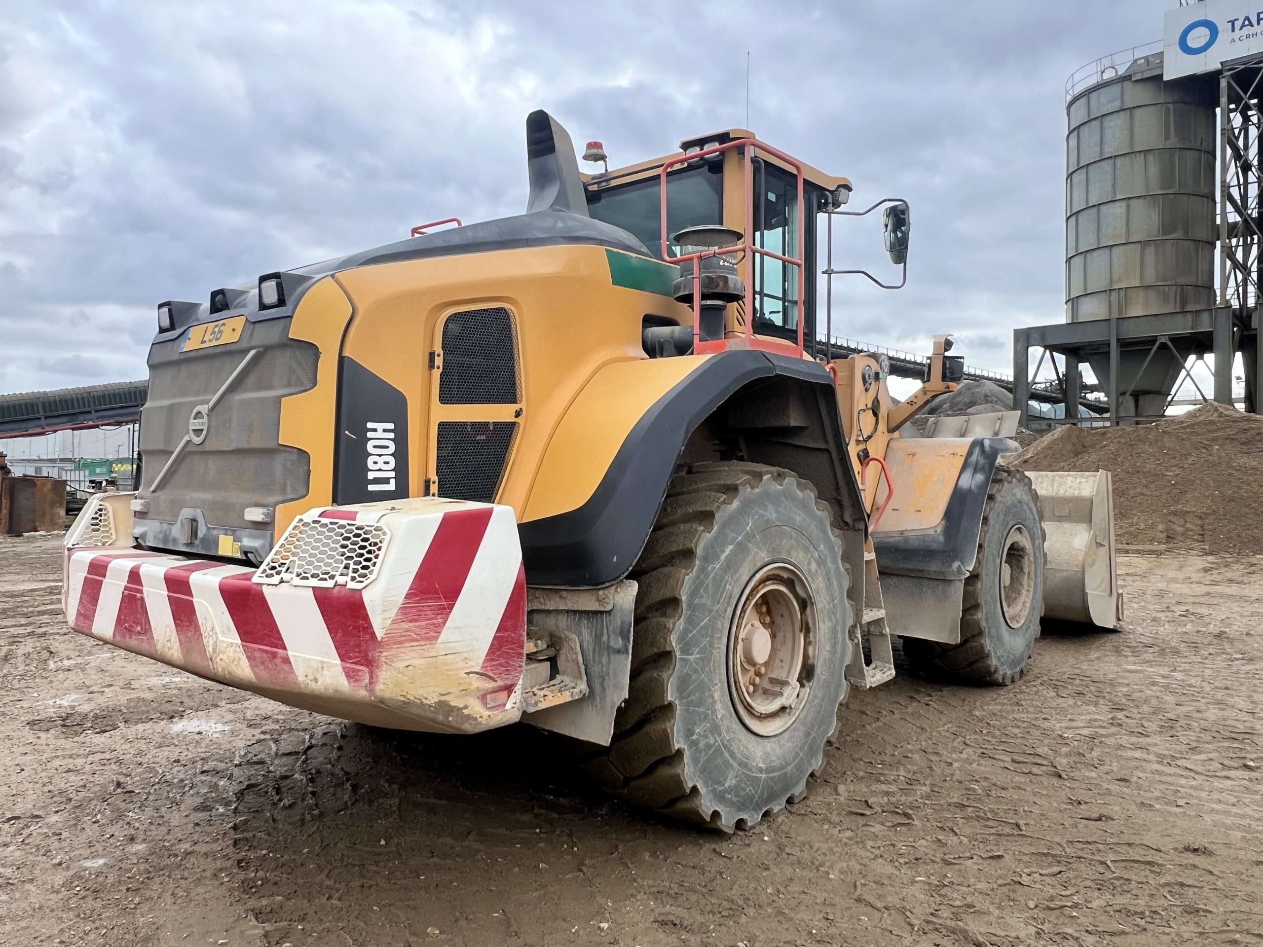VOLVO L180H LOADING SHOVEL - used plant for sale at J Hawes Ltd - view 8