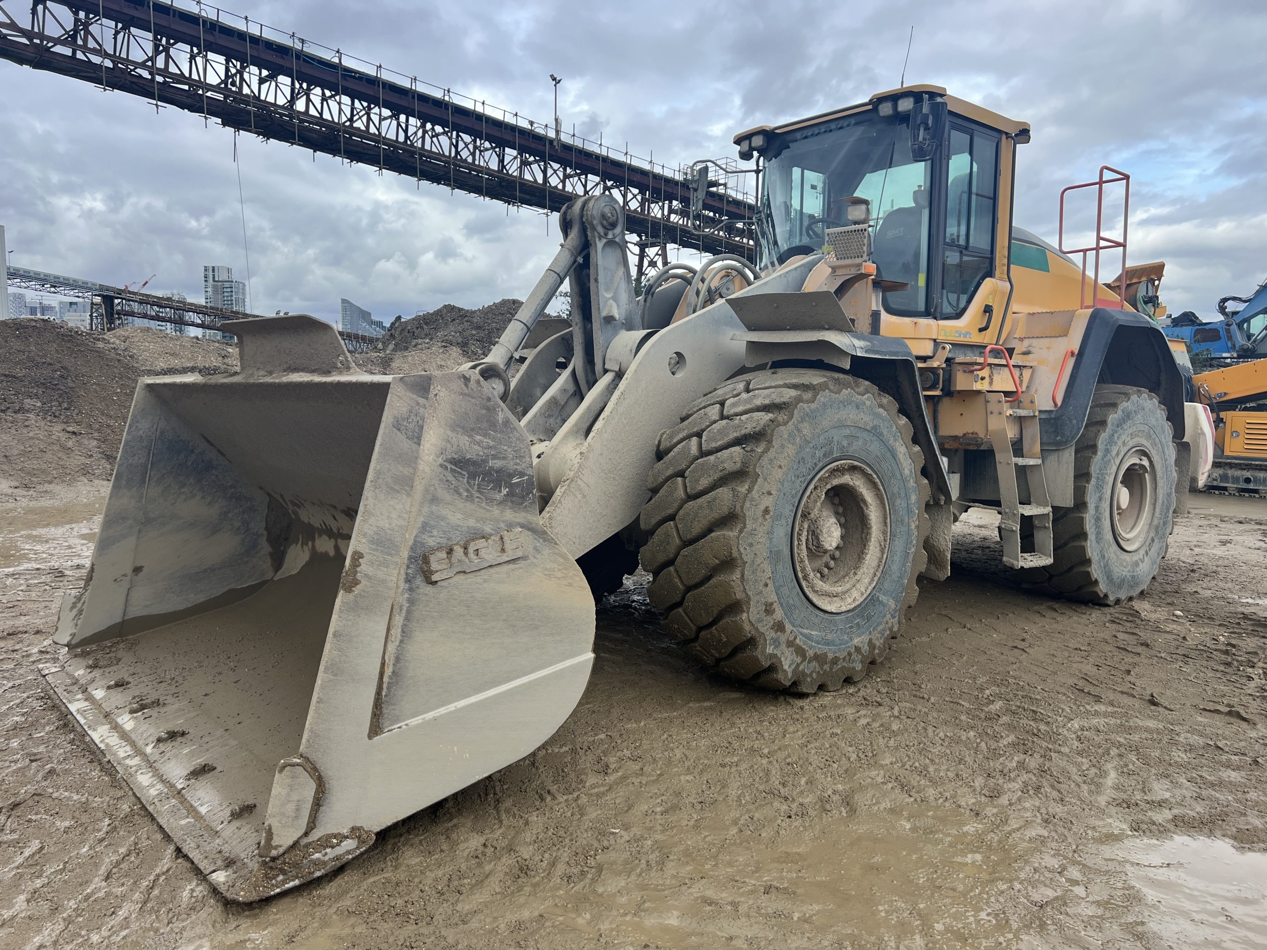VOLVO L180H LOADING SHOVEL - used plant for sale at J Hawes Ltd - view 4