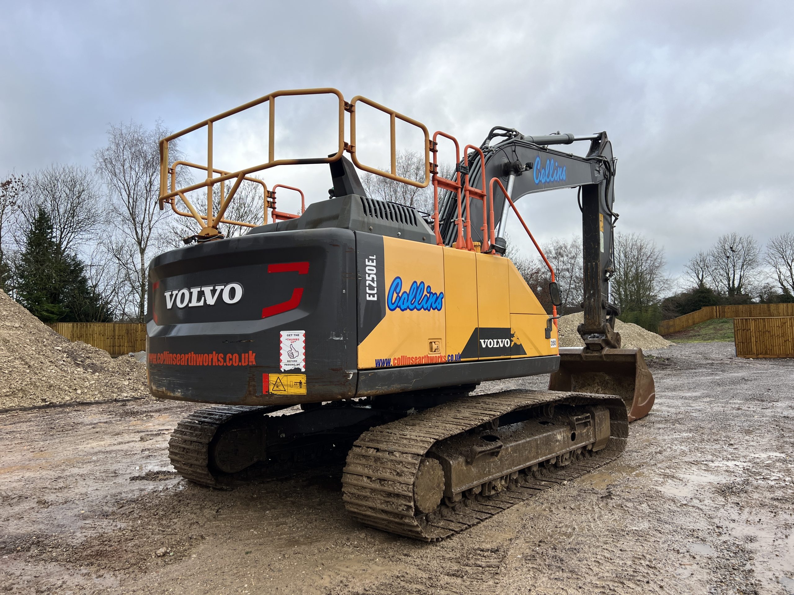 VOLVO EC250EL - used plant for sale at J Hawes Ltd - view 2