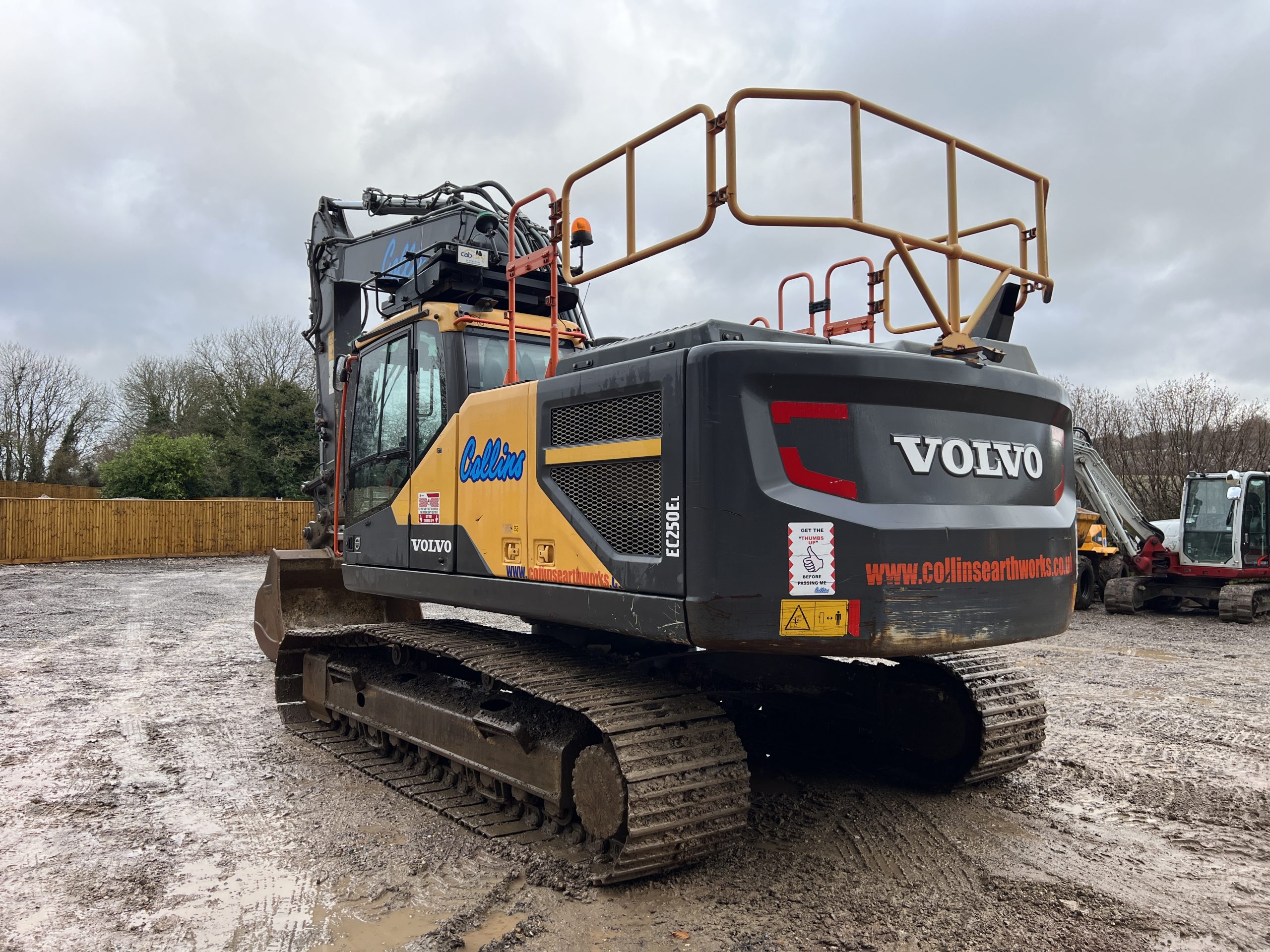 VOLVO EC250EL - used plant for sale at J Hawes Ltd - view 4