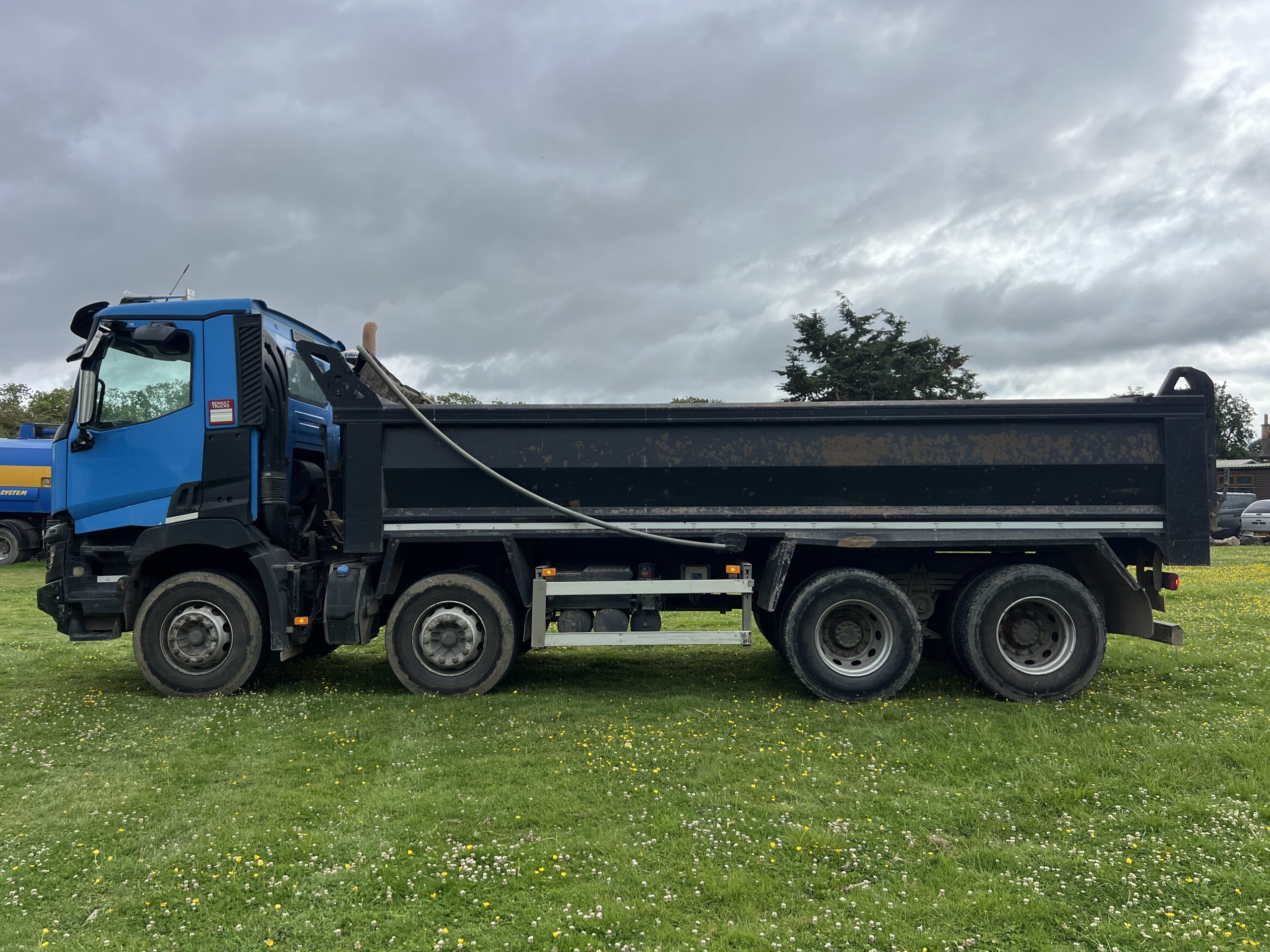 RENAULT C430 TIPPER - used trucks for sale at J Hawes Ltd - view 7