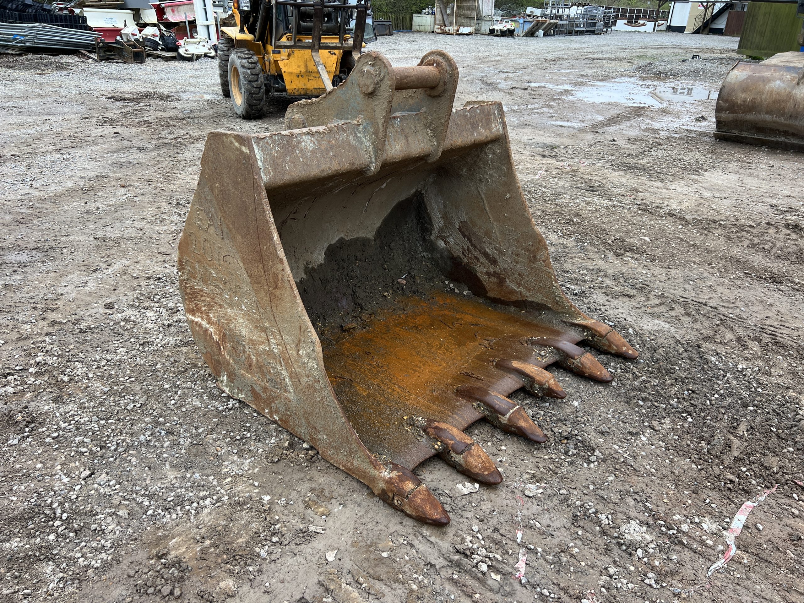 DIGGER BUCKETS 85/65mm PINS - used machine for sale at J Hawes Ltd