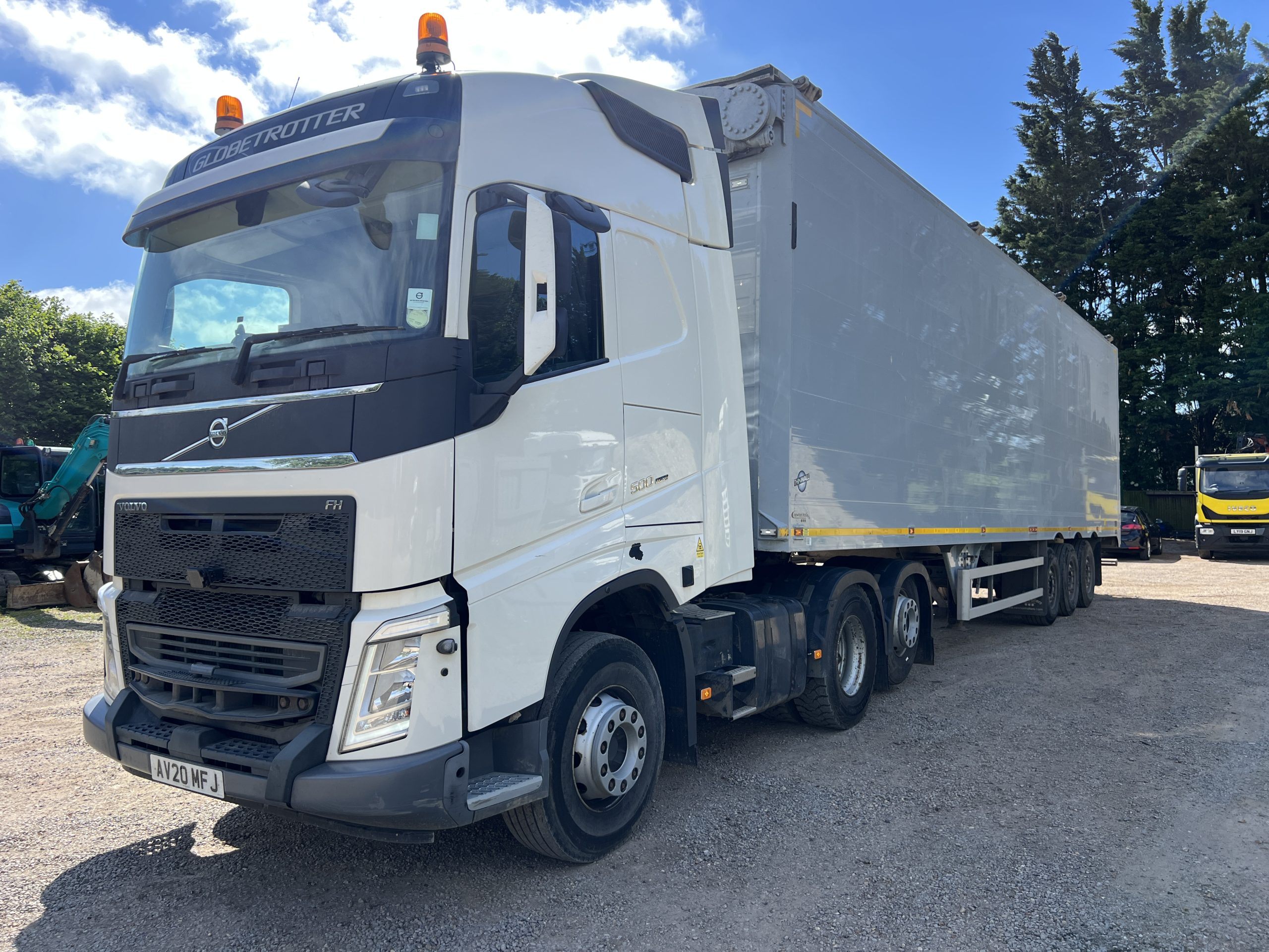 44 TON VOLVO FH500 TAG 2020 - used trucks for sale at J Hawes Ltd - view 4