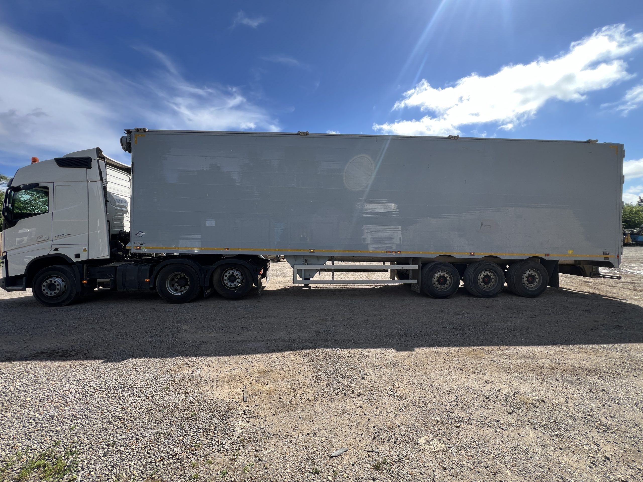 44 TON VOLVO FH500 TAG 2020 - used trucks for sale at J Hawes Ltd - view 6