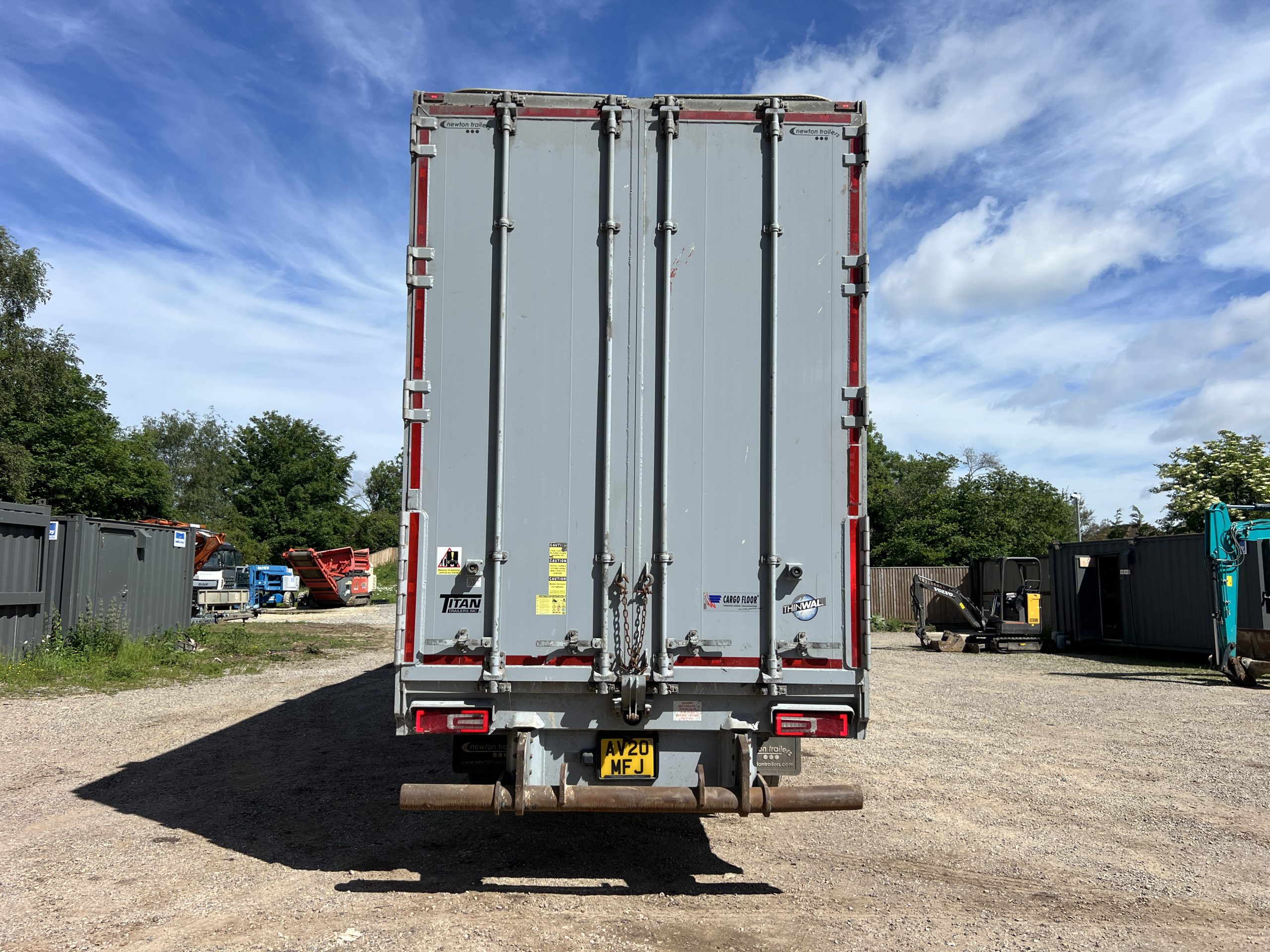44 TON VOLVO FH500 TAG 2020 - used trucks for sale at J Hawes Ltd - view 8