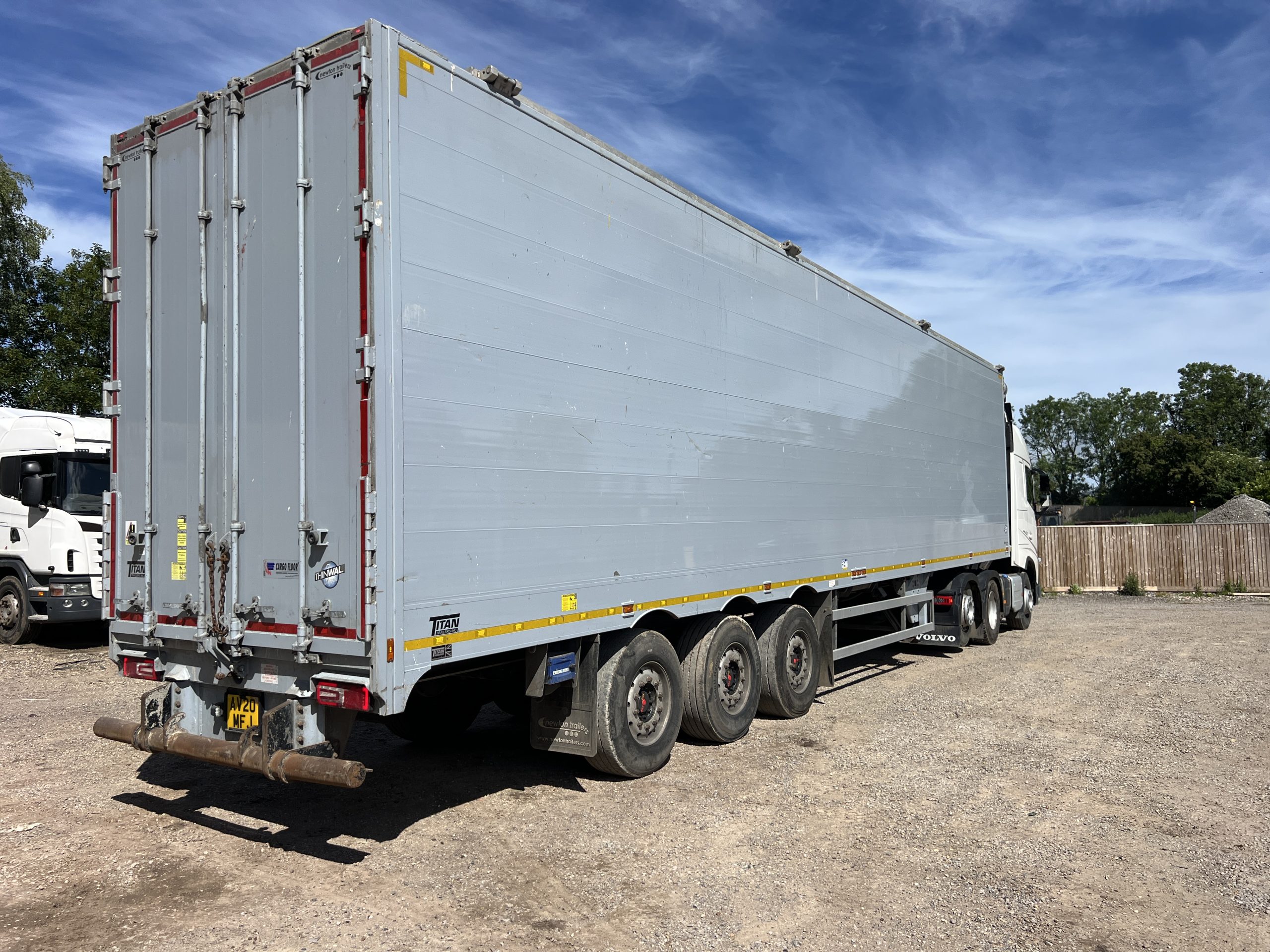 44 TON VOLVO FH500 TAG 2020 - used trucks for sale at J Hawes Ltd - view 9