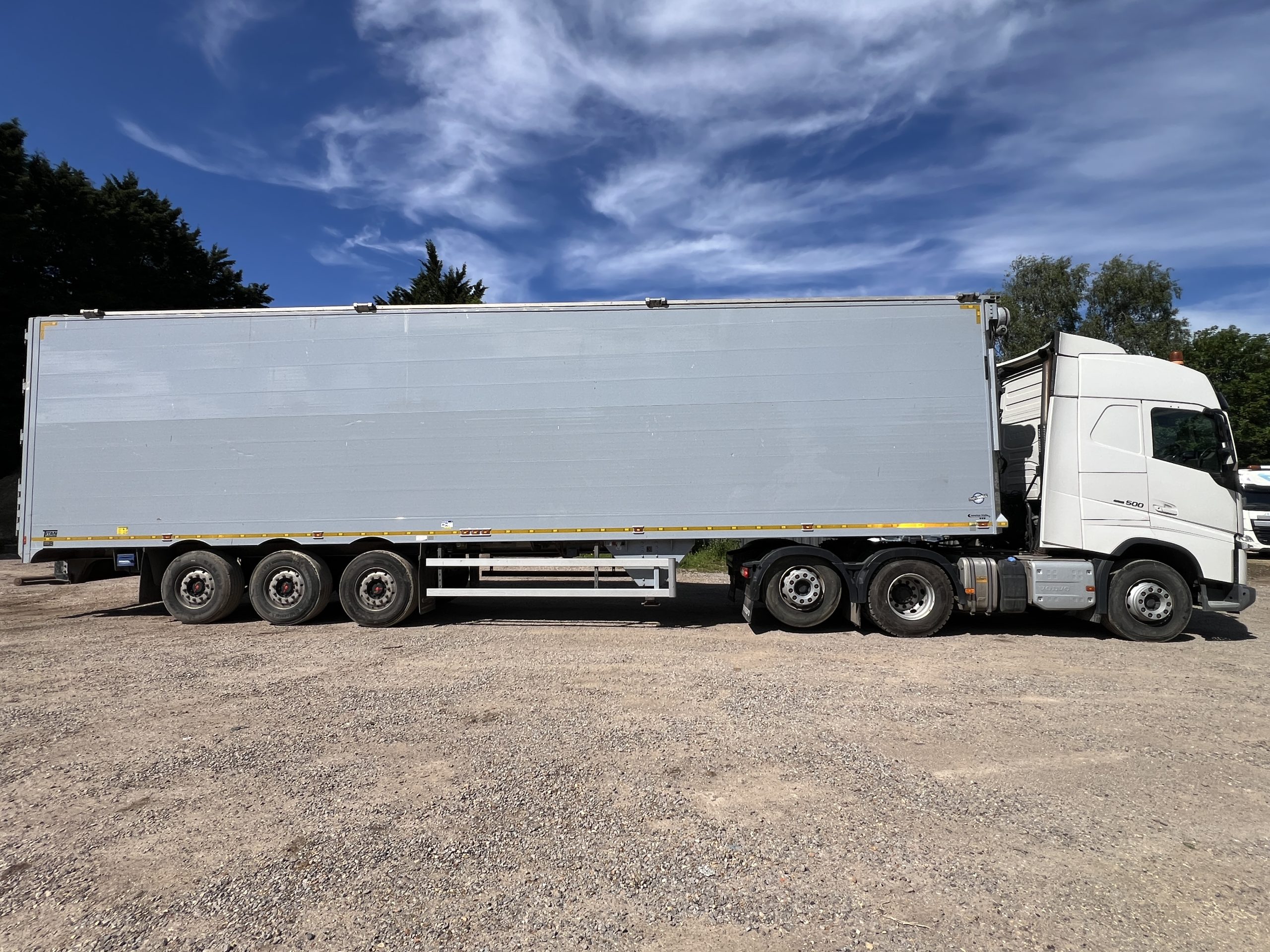 44 TON VOLVO FH500 TAG 2020 - used trucks for sale at J Hawes Ltd - view 10