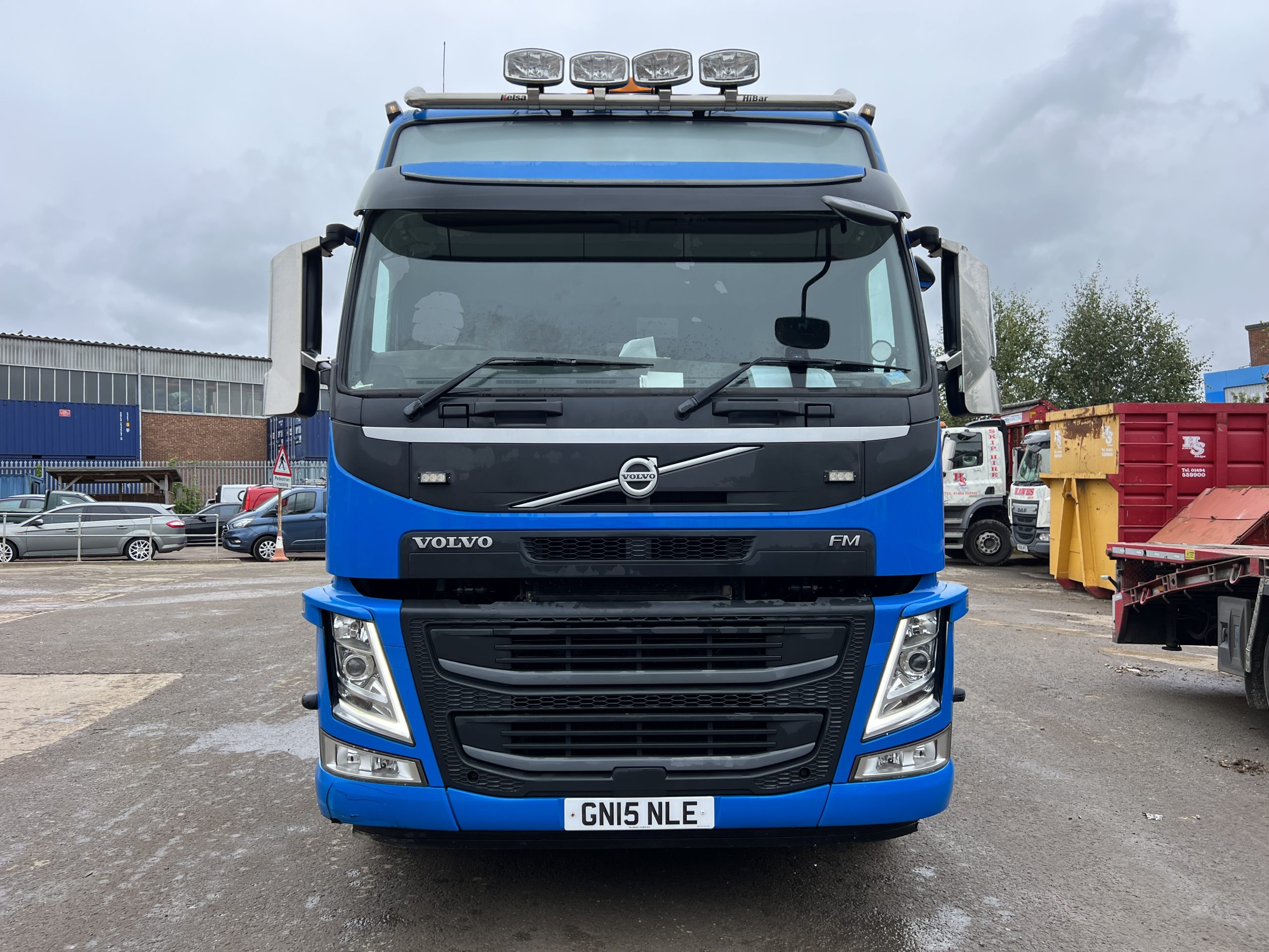VOLVO FM420 CRANE LORRY 2015 - used trucks for sale at J Hawes Ltd - view 3