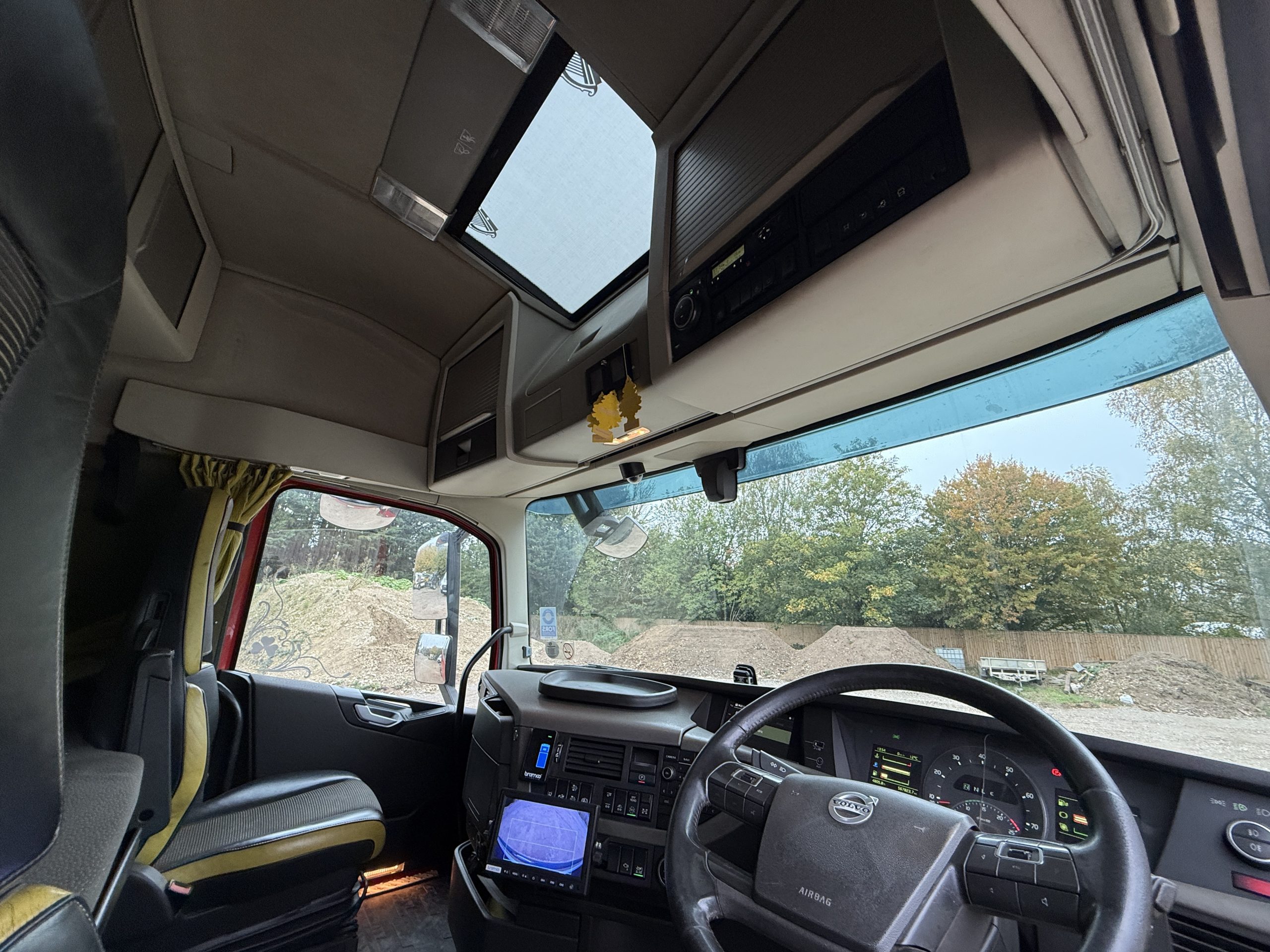 120T VOLVO FH16 650 2017 - used trucks for sale at J Hawes Ltd - view 16