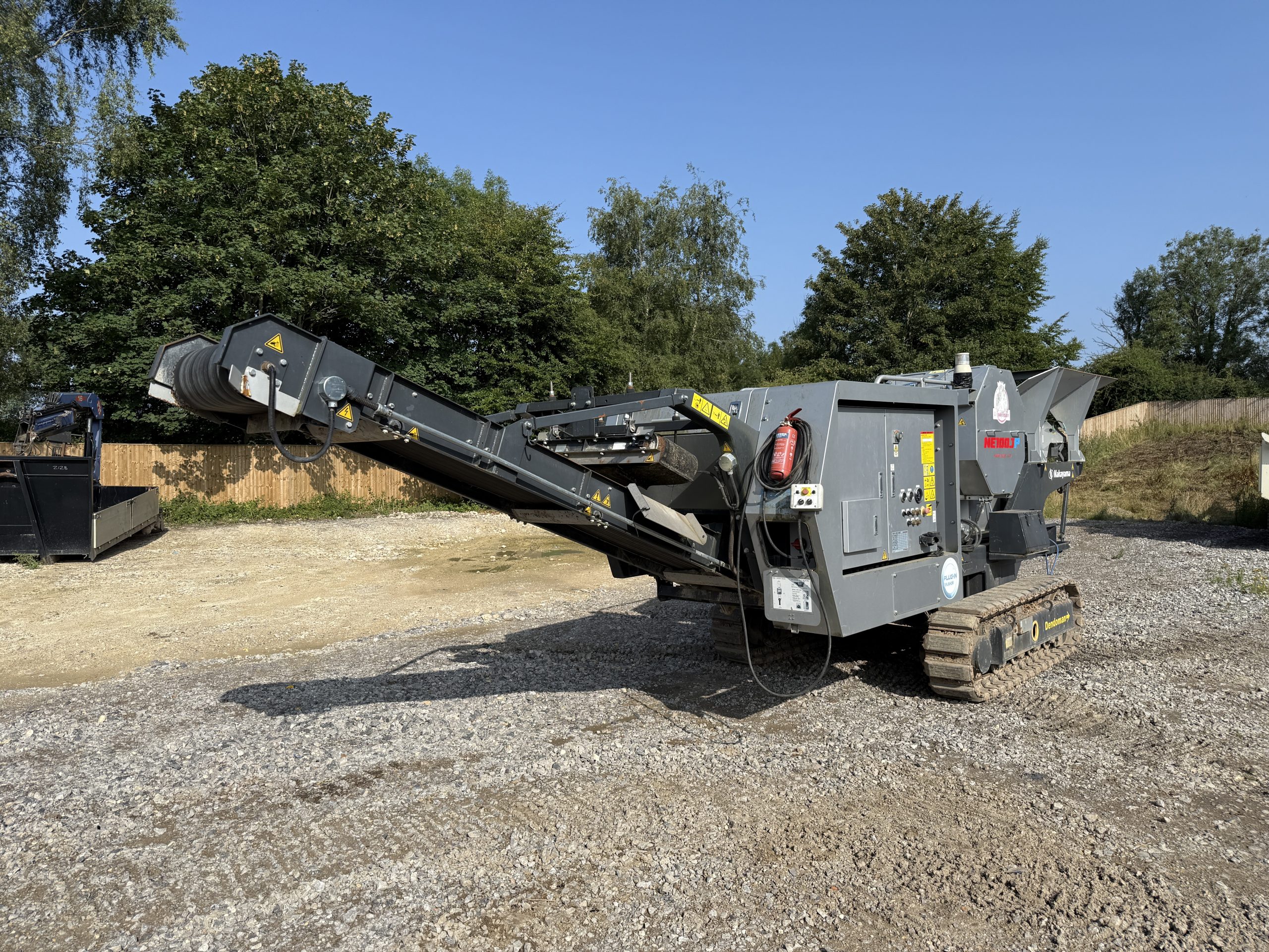 NAKAYAMA NE100JP CRUSHER 2019 - used plant for sale at J Hawes Ltd