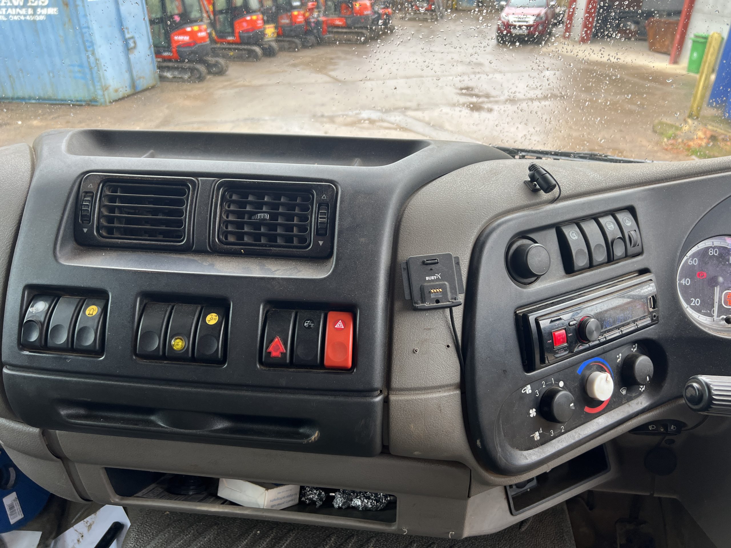 DAF LF55.220 18T SKIP LORRY 2013 - used trucks for sale at J Hawes Ltd - view 16