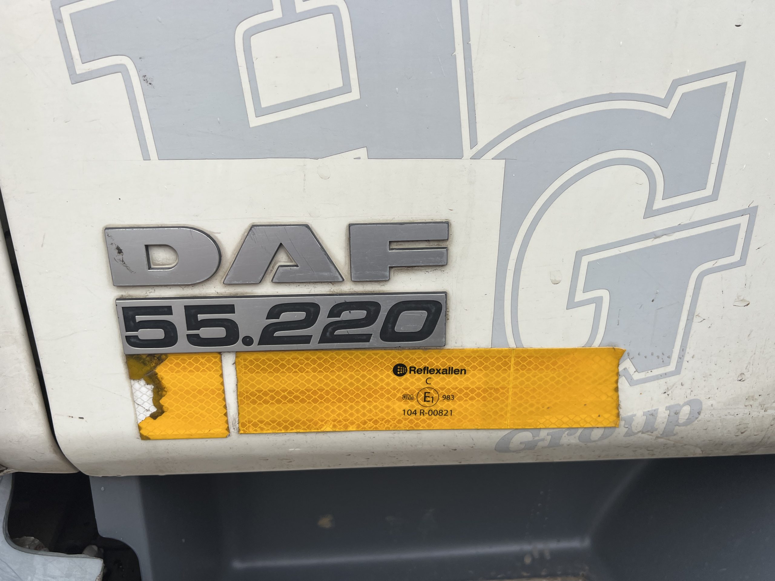 DAF LF55.220 18T SKIP LORRY 2013 - used trucks for sale at J Hawes Ltd - view 4