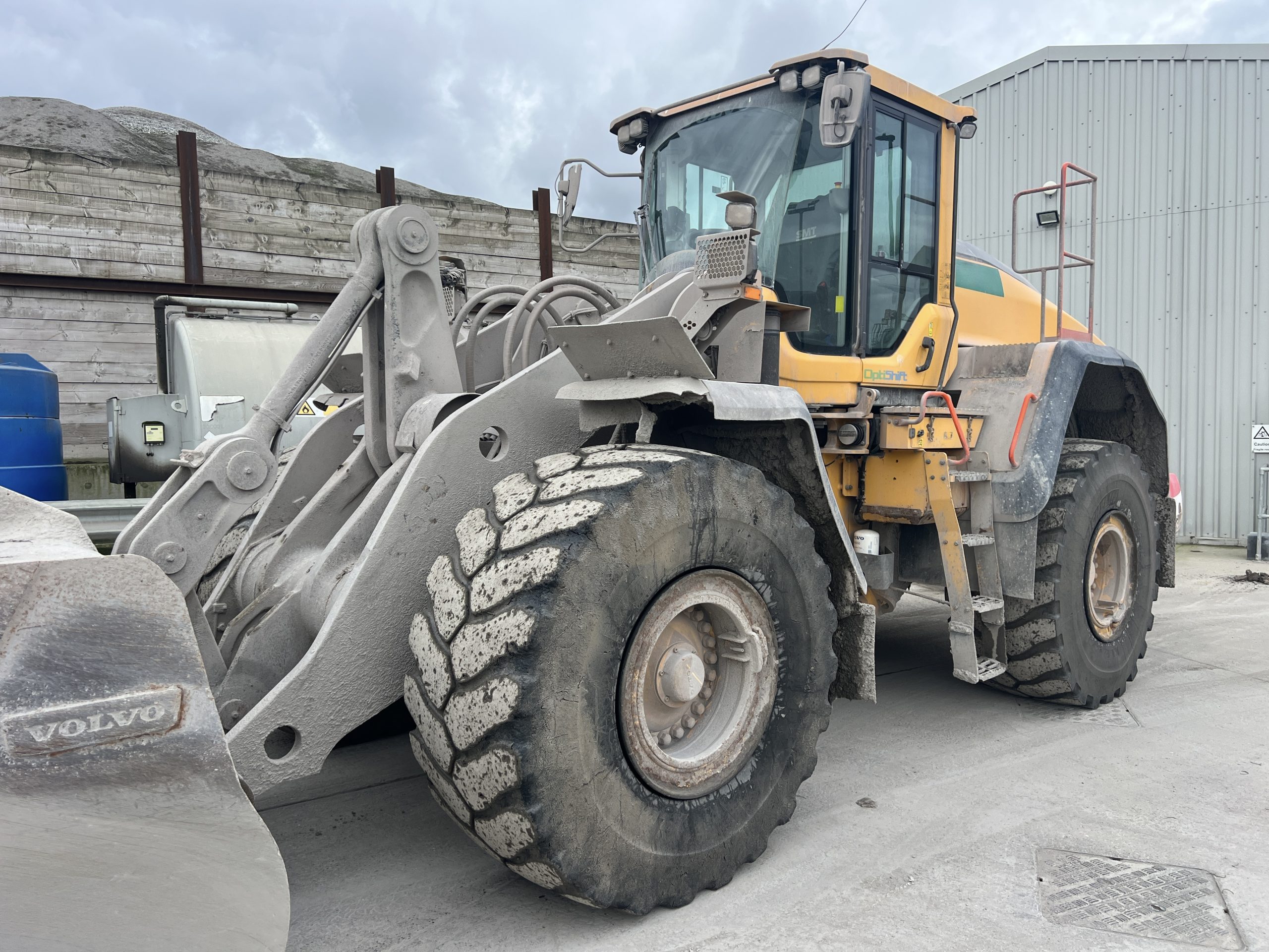 VOLVO L150H LOADING SHOVEL - used plant for sale at J Hawes Ltd - view 8