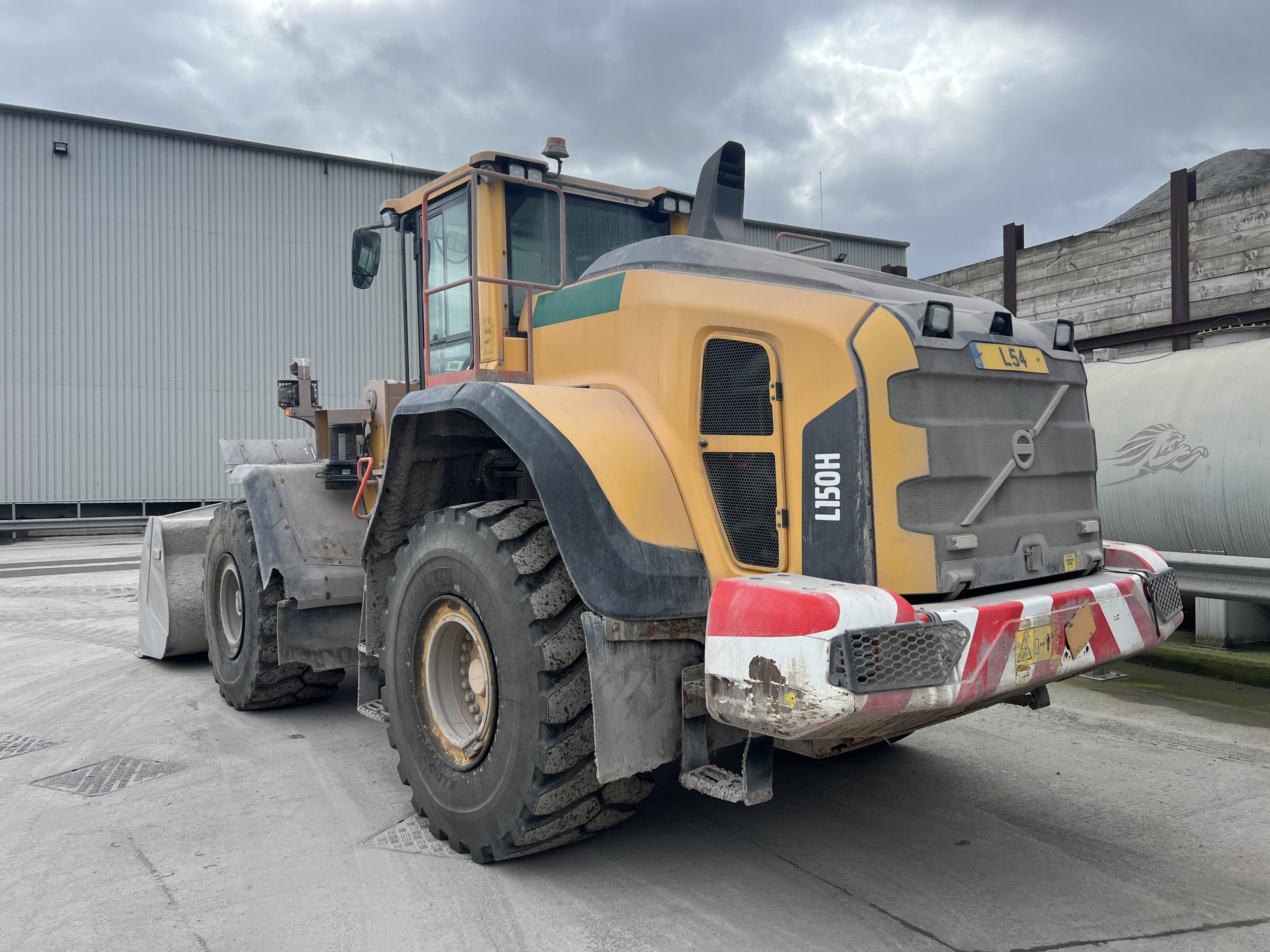 VOLVO L150H LOADING SHOVEL - used plant for sale at J Hawes Ltd - view 2