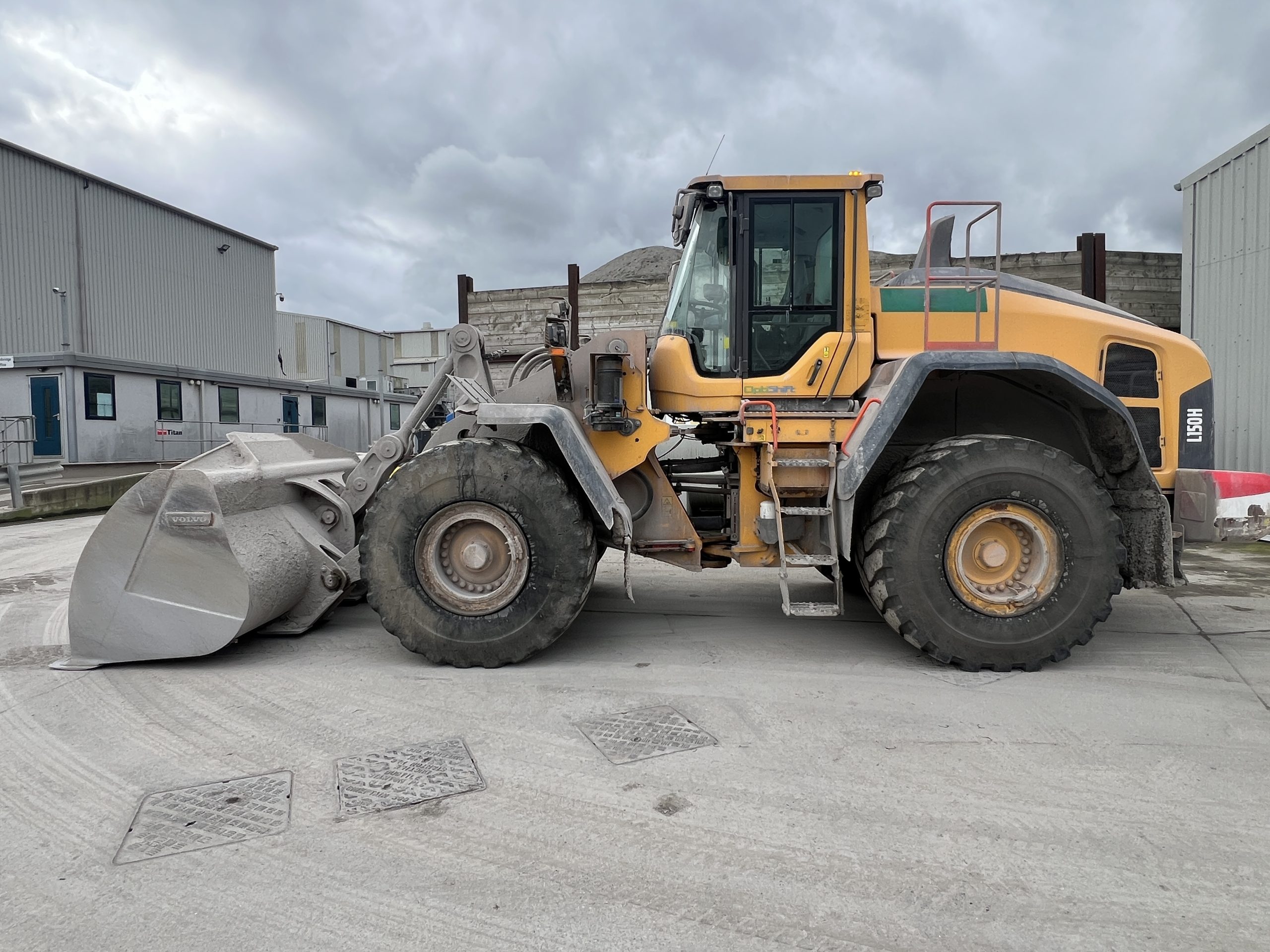VOLVO L150H LOADING SHOVEL - used plant for sale at J Hawes Ltd