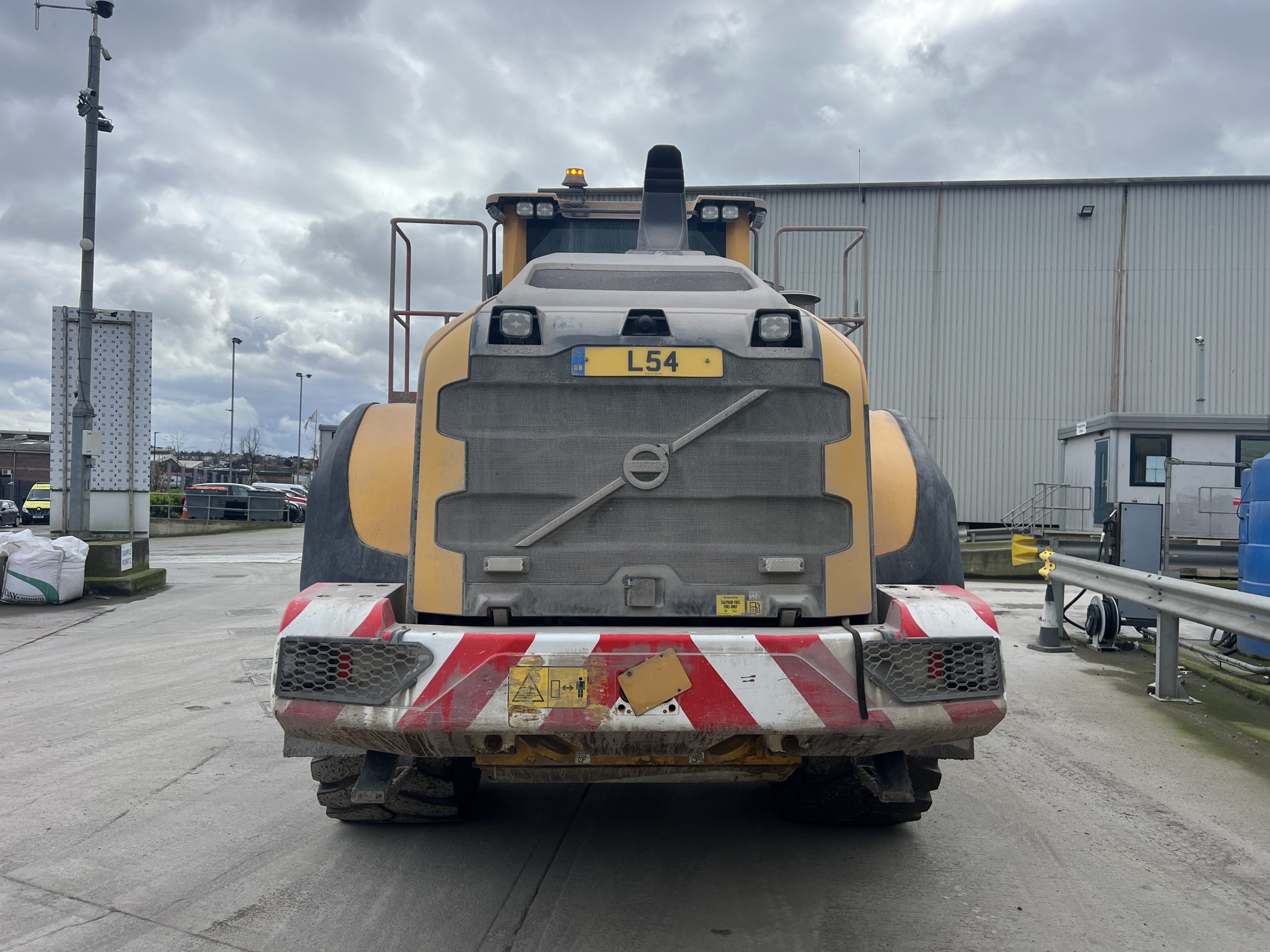 VOLVO L150H LOADING SHOVEL - used plant for sale at J Hawes Ltd - view 3