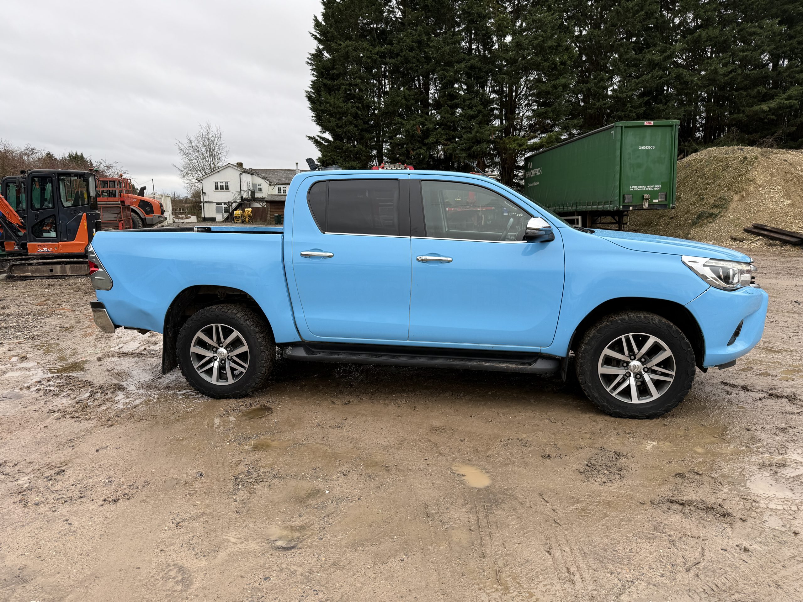 TOYOTA HILUX 2018 - used trucks for sale at J Hawes Ltd - view 2
