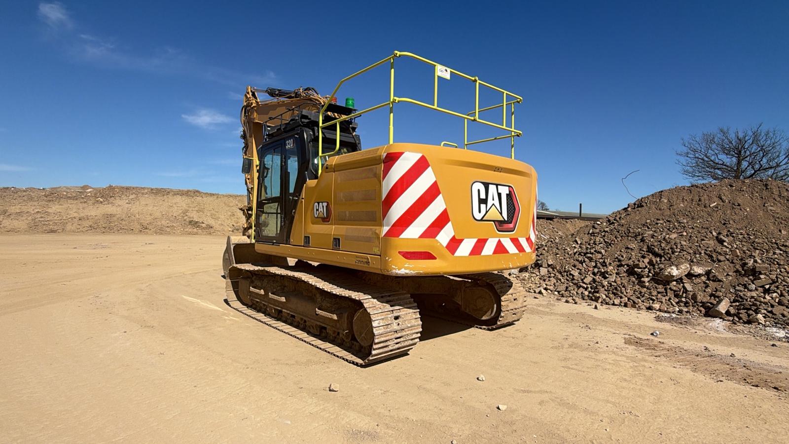 CAT 320D 2D 2022 - used plant for sale at J Hawes Ltd - view 2