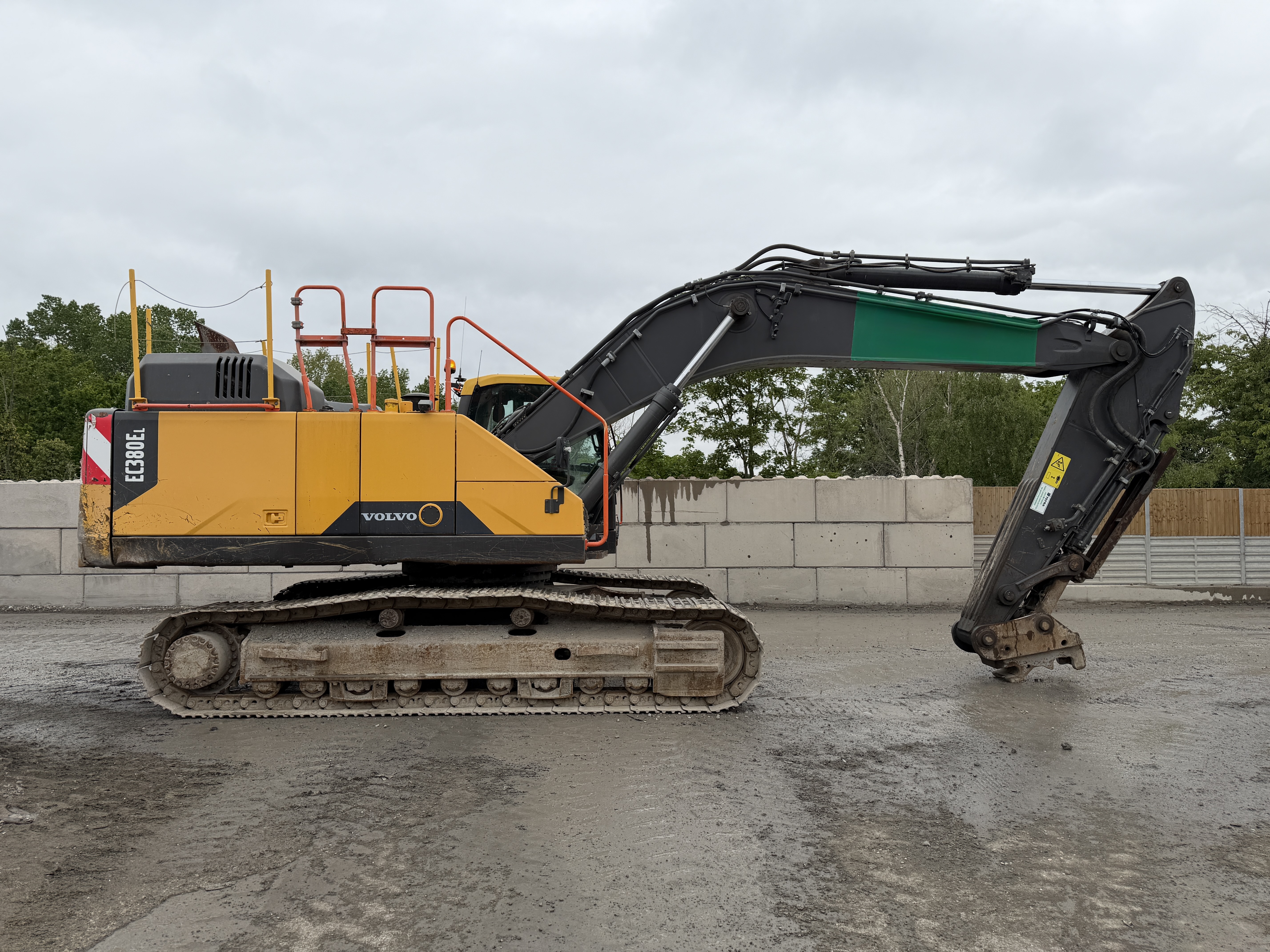 VOLVO EC380E 2019 - used plant for sale at J Hawes Ltd