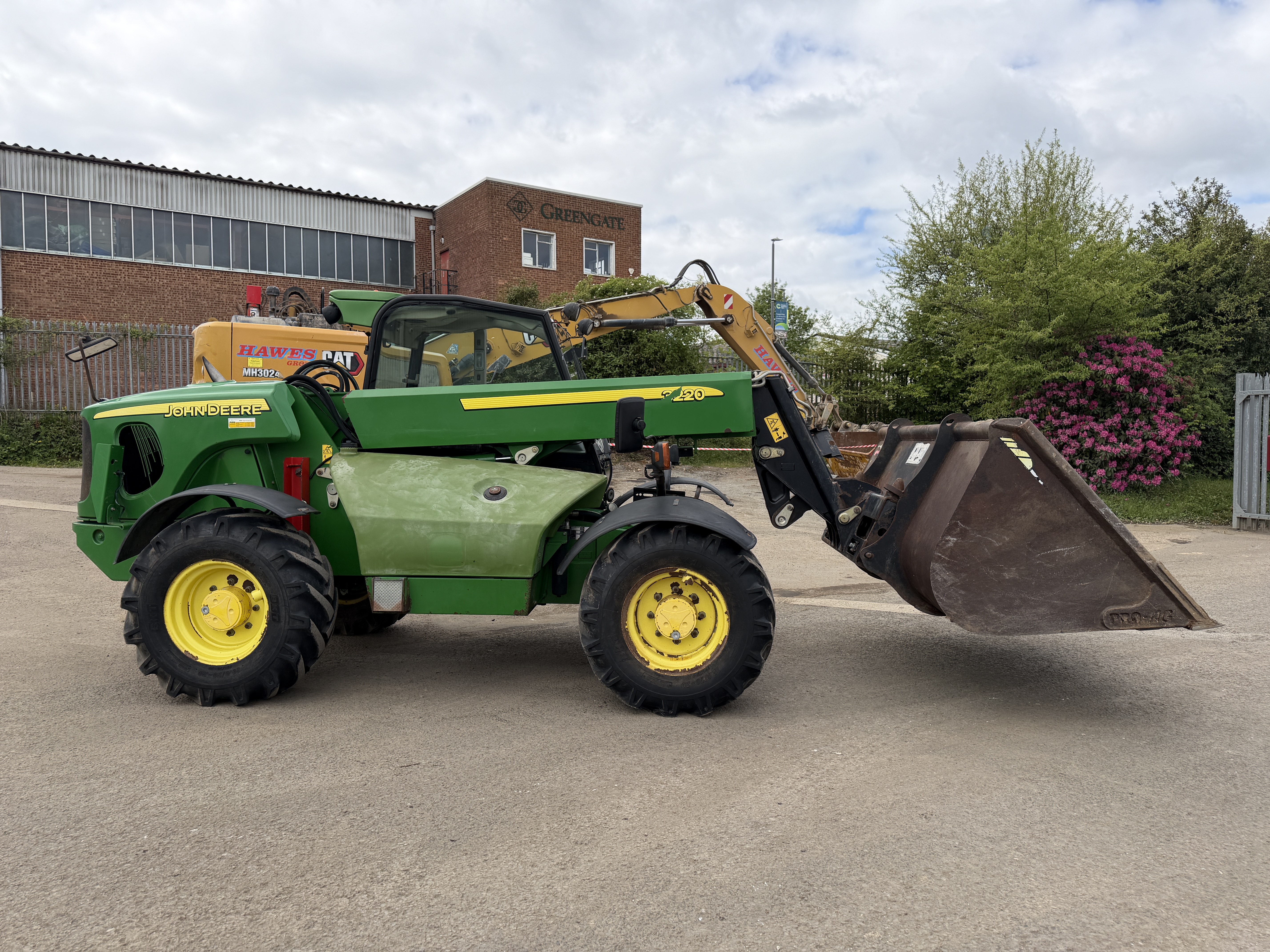 JOHN DEERE 3320 2005 - used plant for sale at J Hawes Ltd - view 5