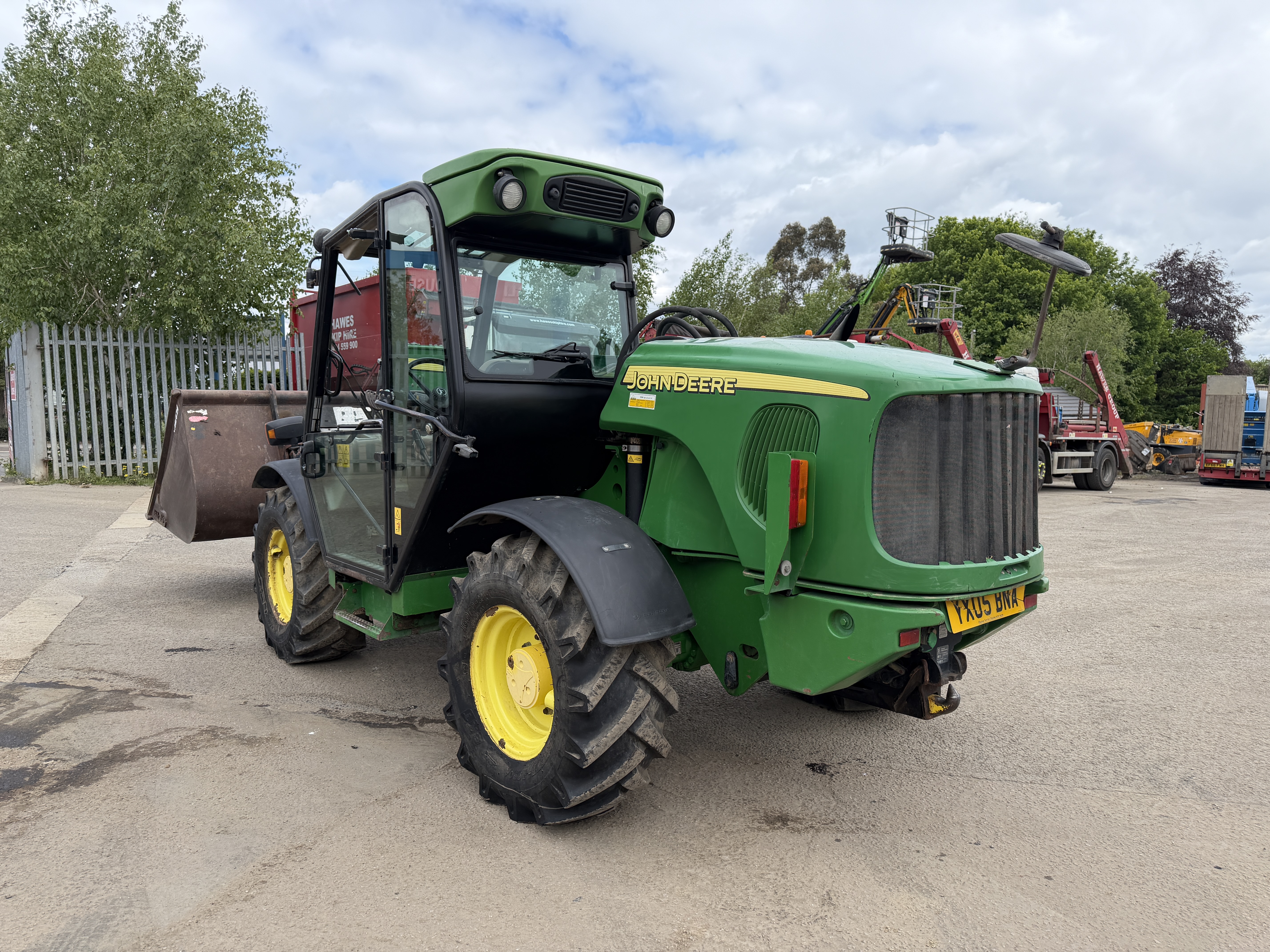 JOHN DEERE 3320 2005 - used plant for sale at J Hawes Ltd
