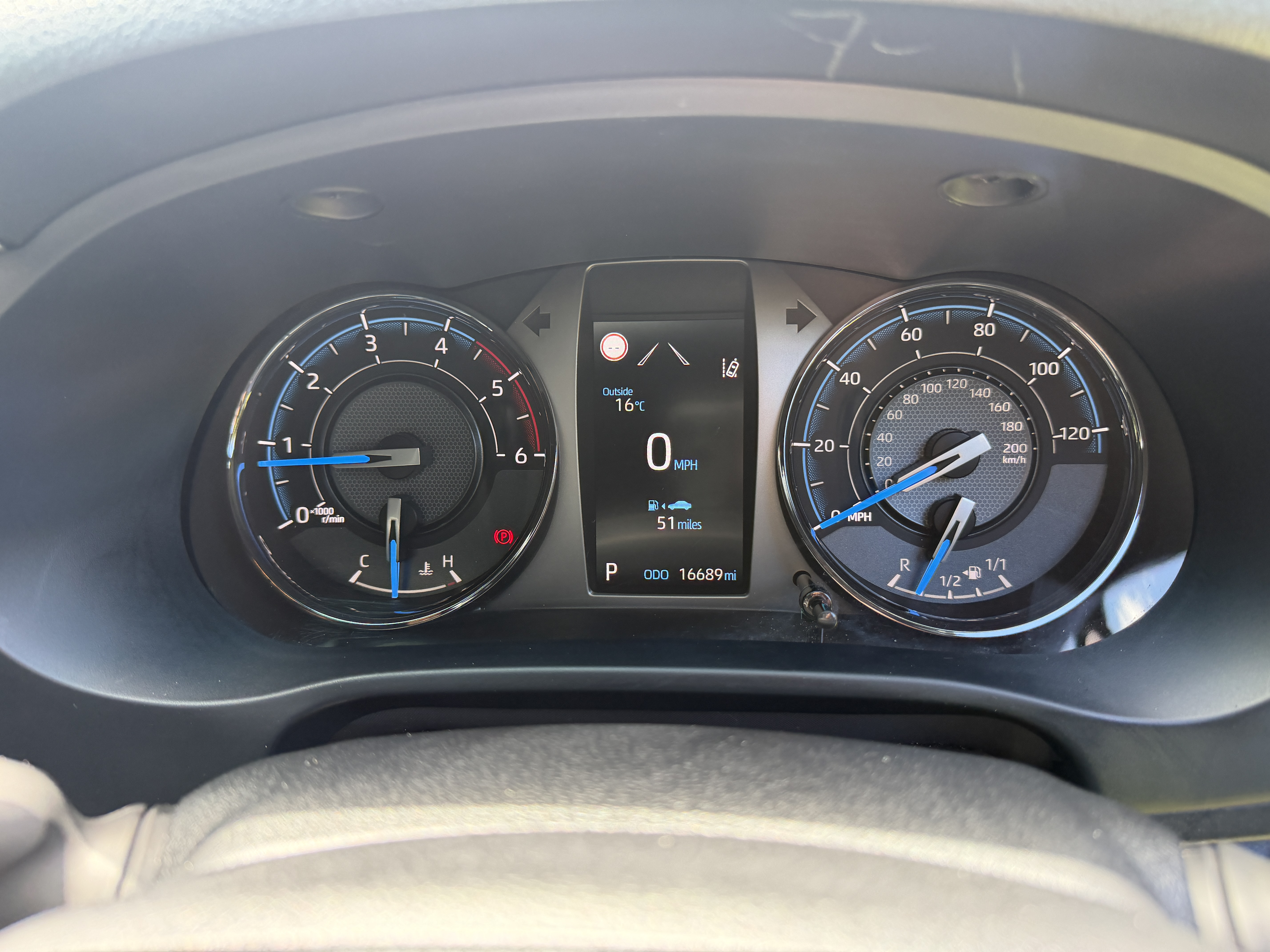 TOYOTA HILUX INVINCIBLE X 2.8 D-4D HYBRID 48V AUTO - used trucks for sale at J Hawes Ltd - view 14