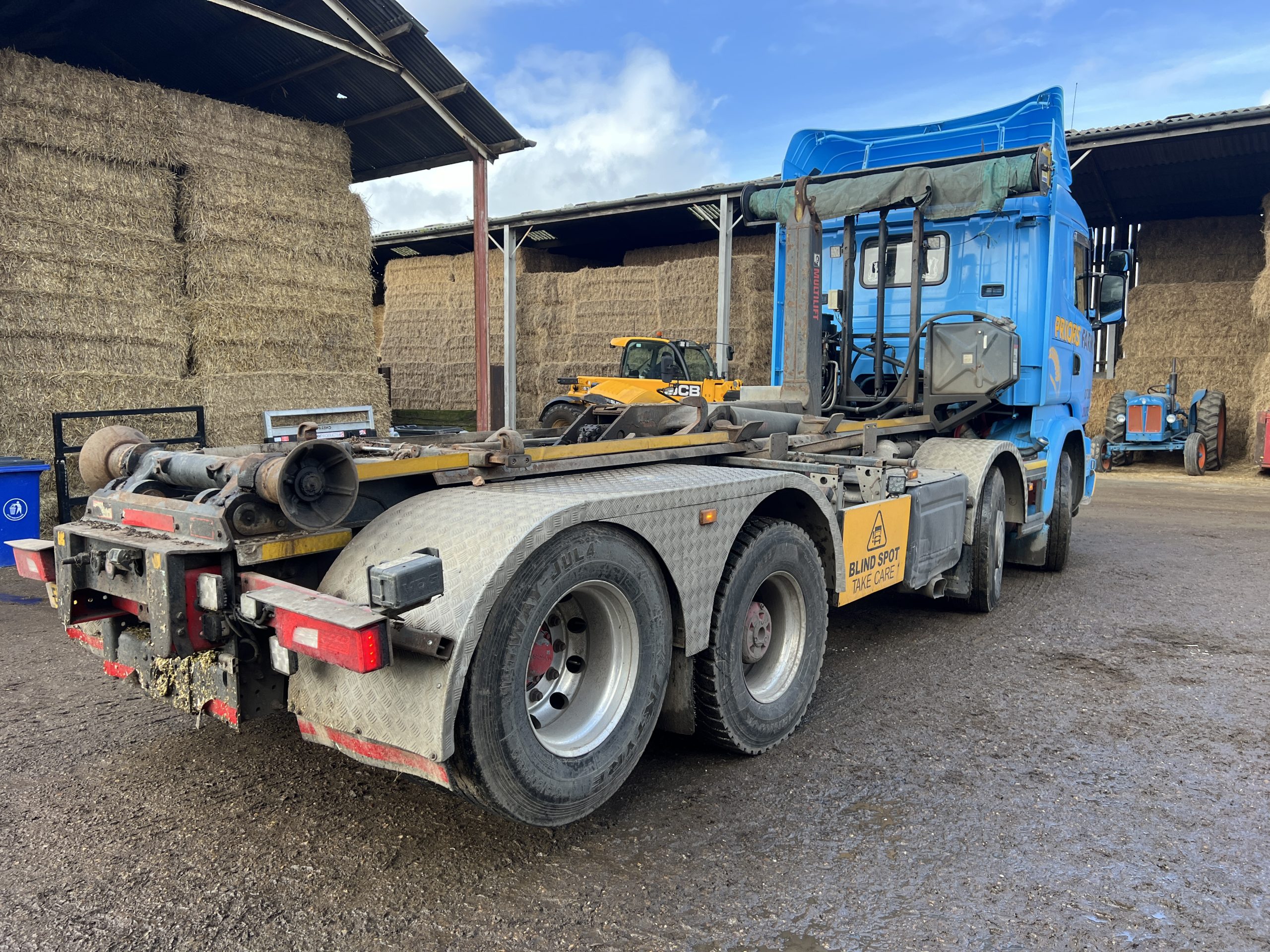 SCANIA 520 V8 HOOK LORRY 2016 - used trucks for sale at J Hawes Ltd - view 7