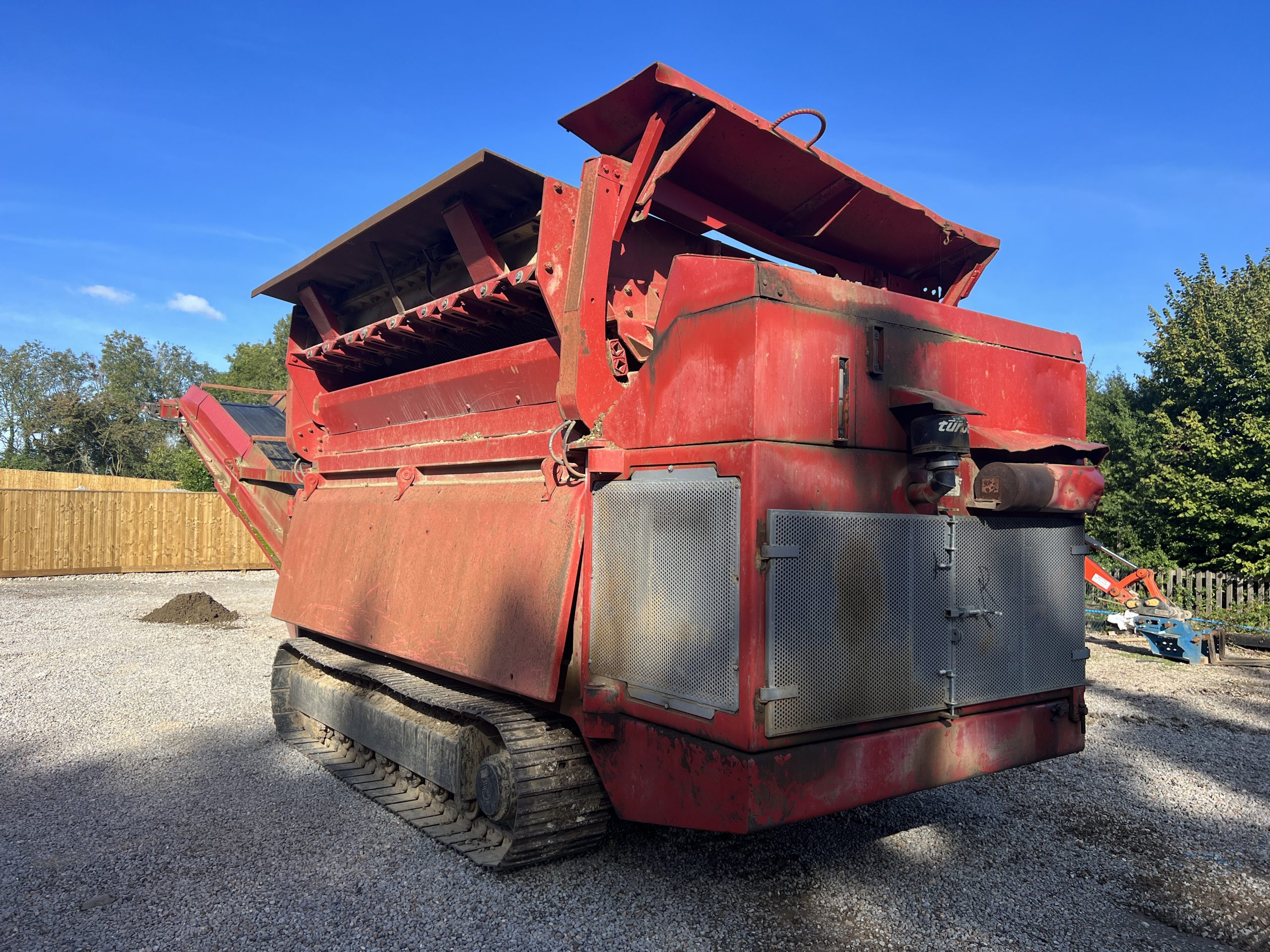 EXTEC ROBOTRAC SCREENER - used plant for sale at J Hawes Ltd - view 3