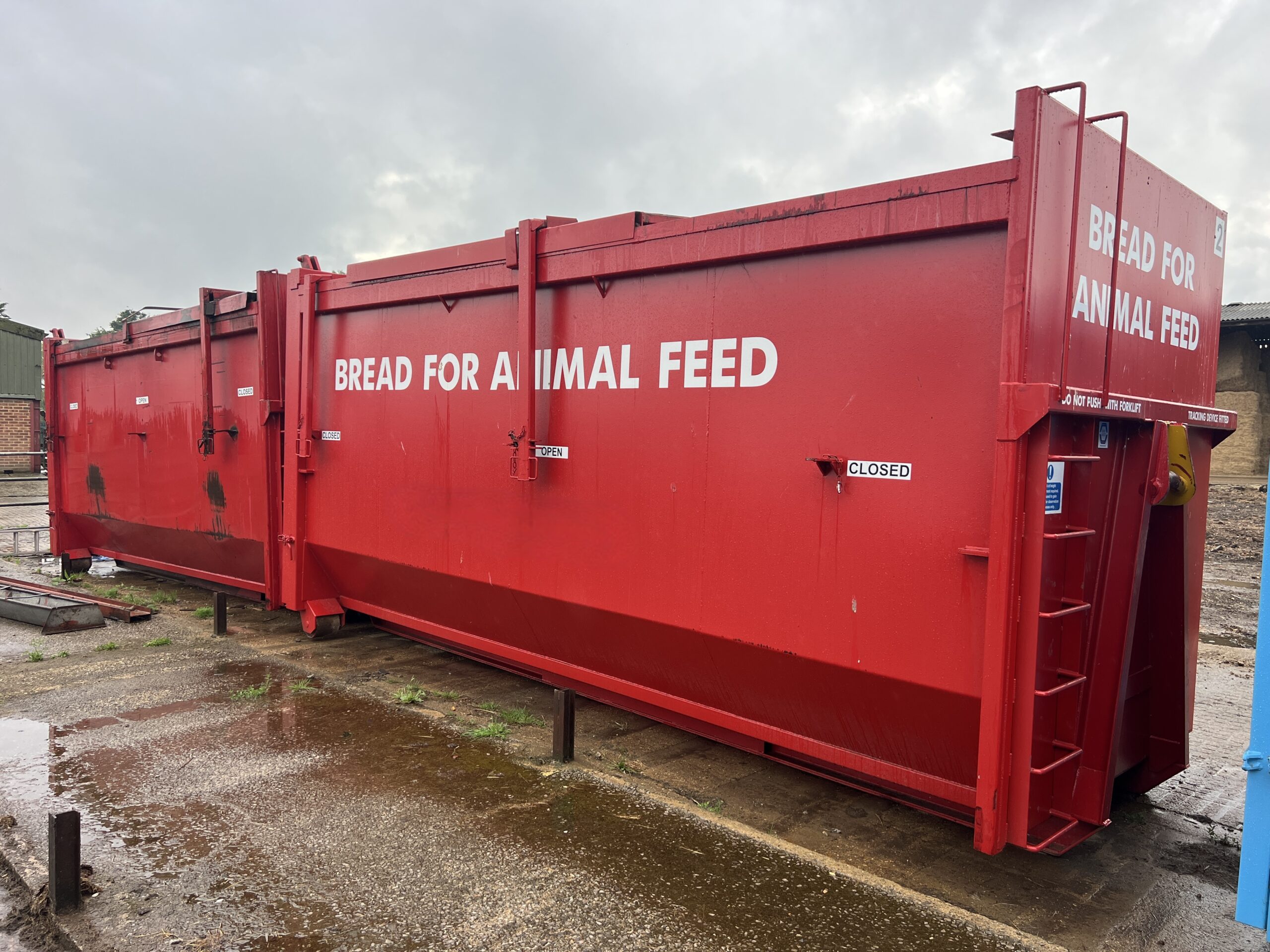 40YRD INCLOSED HOOK BINS 2024 - used attachments & accessories for sale at J Hawes Ltd - view 2