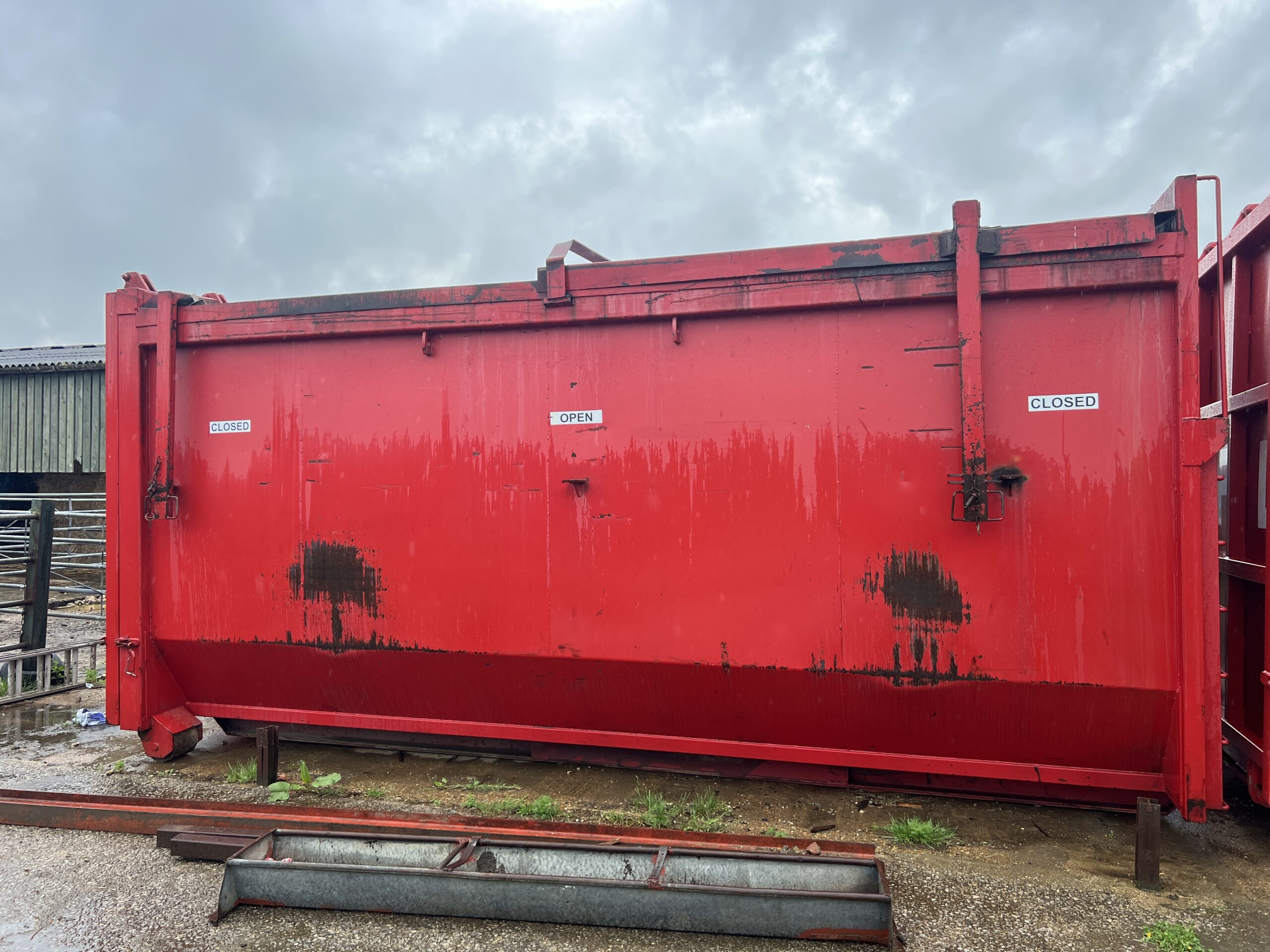 40YRD INCLOSED HOOK BINS 2024 - used attachments & accessories for sale at J Hawes Ltd - view 6