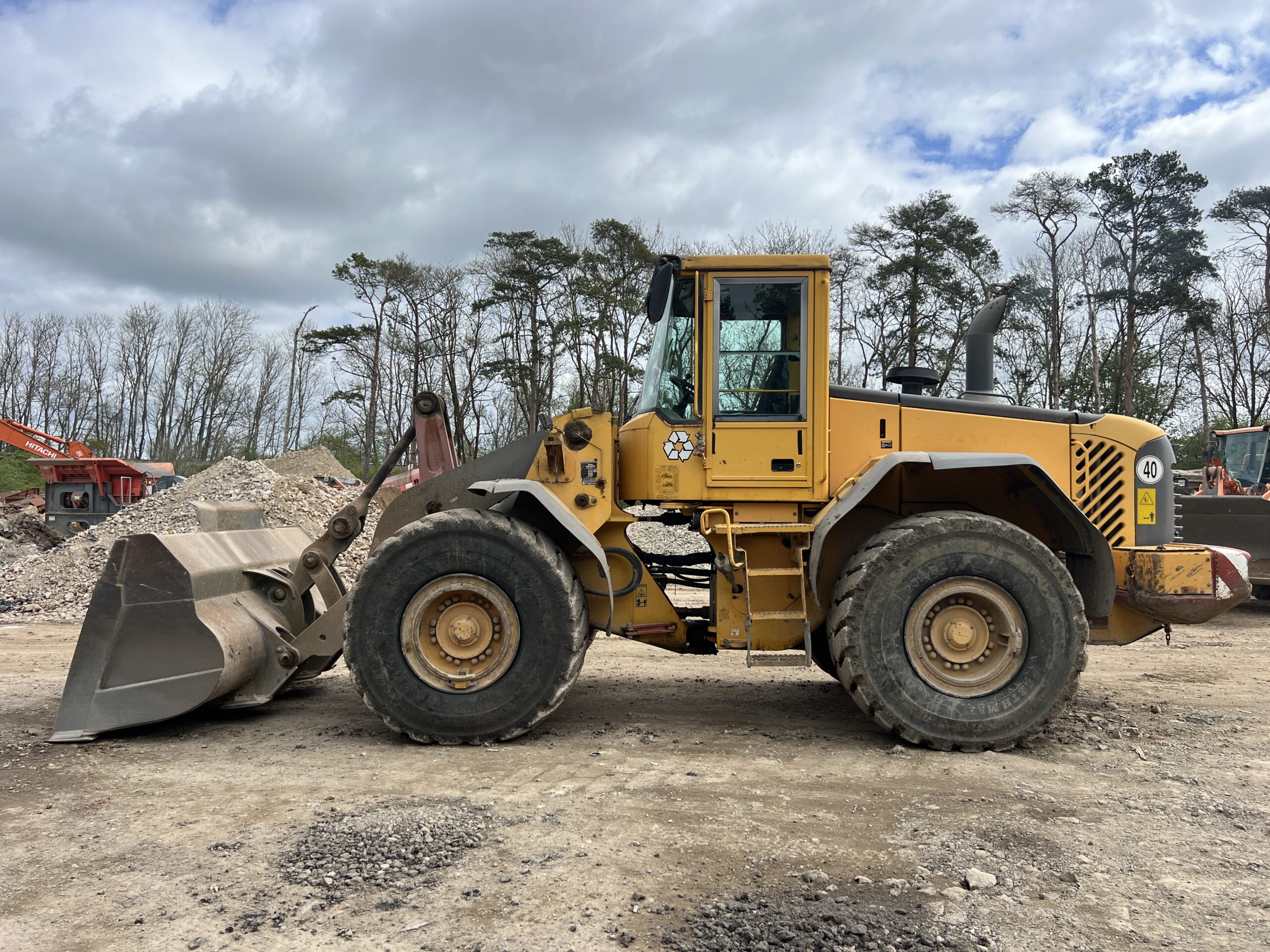 VOLVO L110E WHEELED LOADER 2003 - used plant for sale at J Hawes Ltd