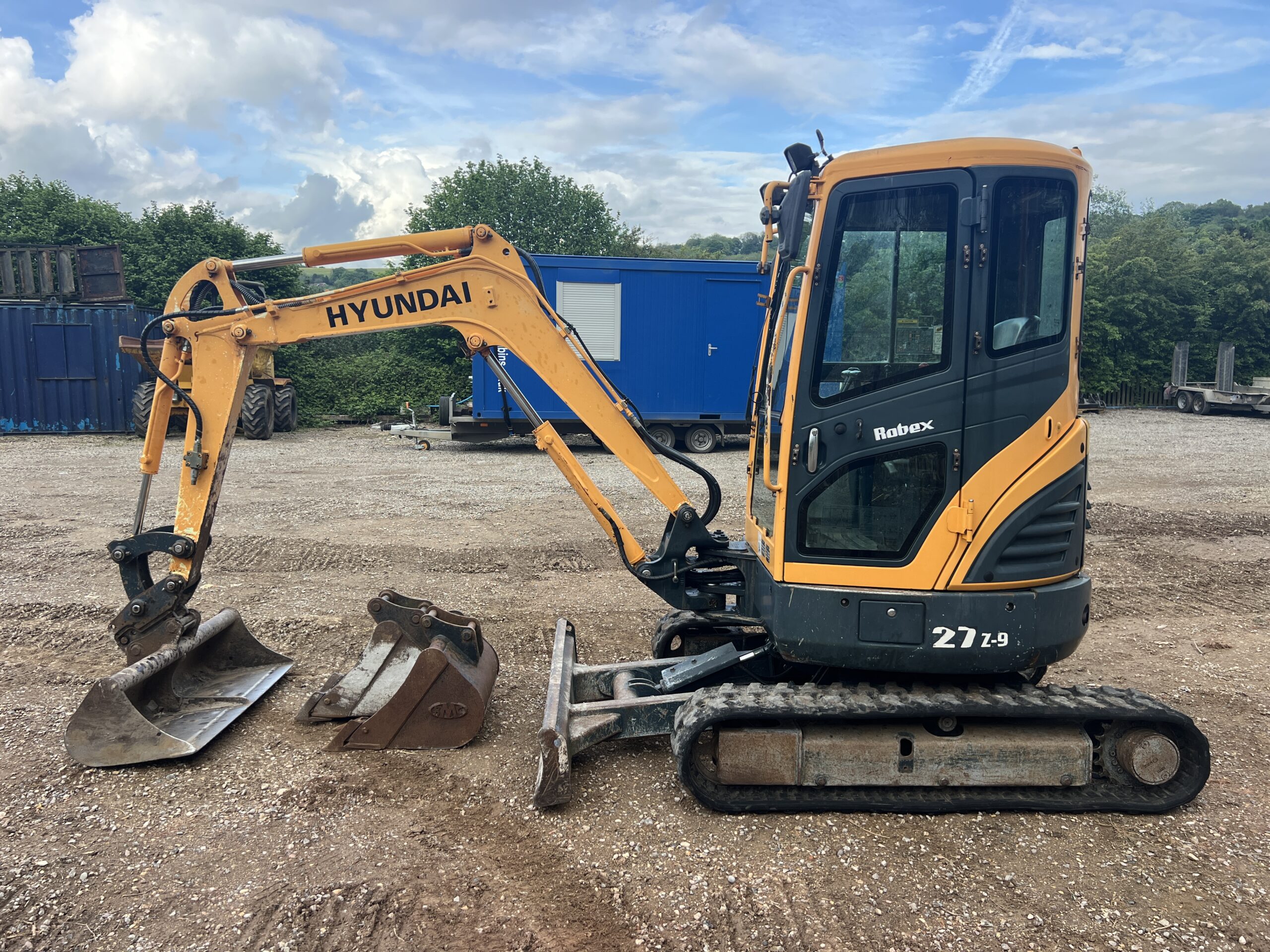 HYUNDAI 27Z-9 MINI DIGGER - used plant for sale at J Hawes Ltd - view 5