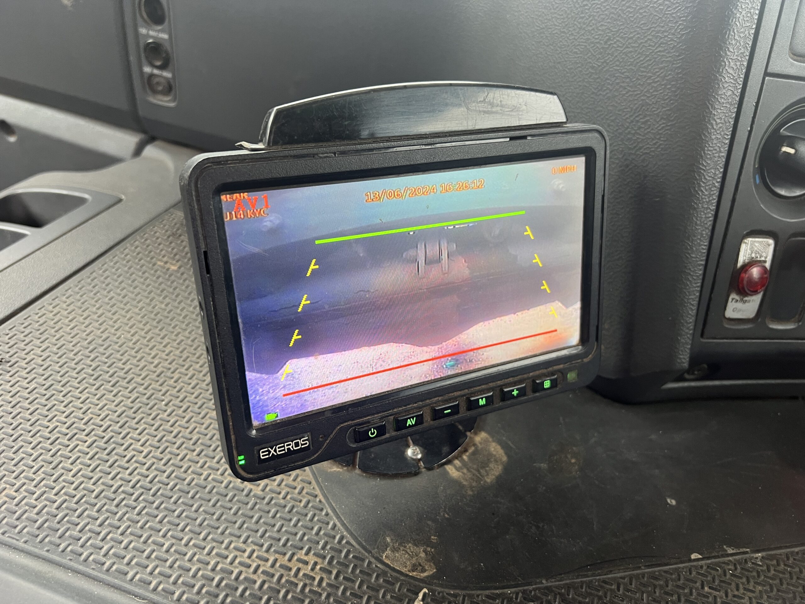 SNANIA P360 8X4 TIPPER 2014 - used trucks for sale at J Hawes Ltd - view 17