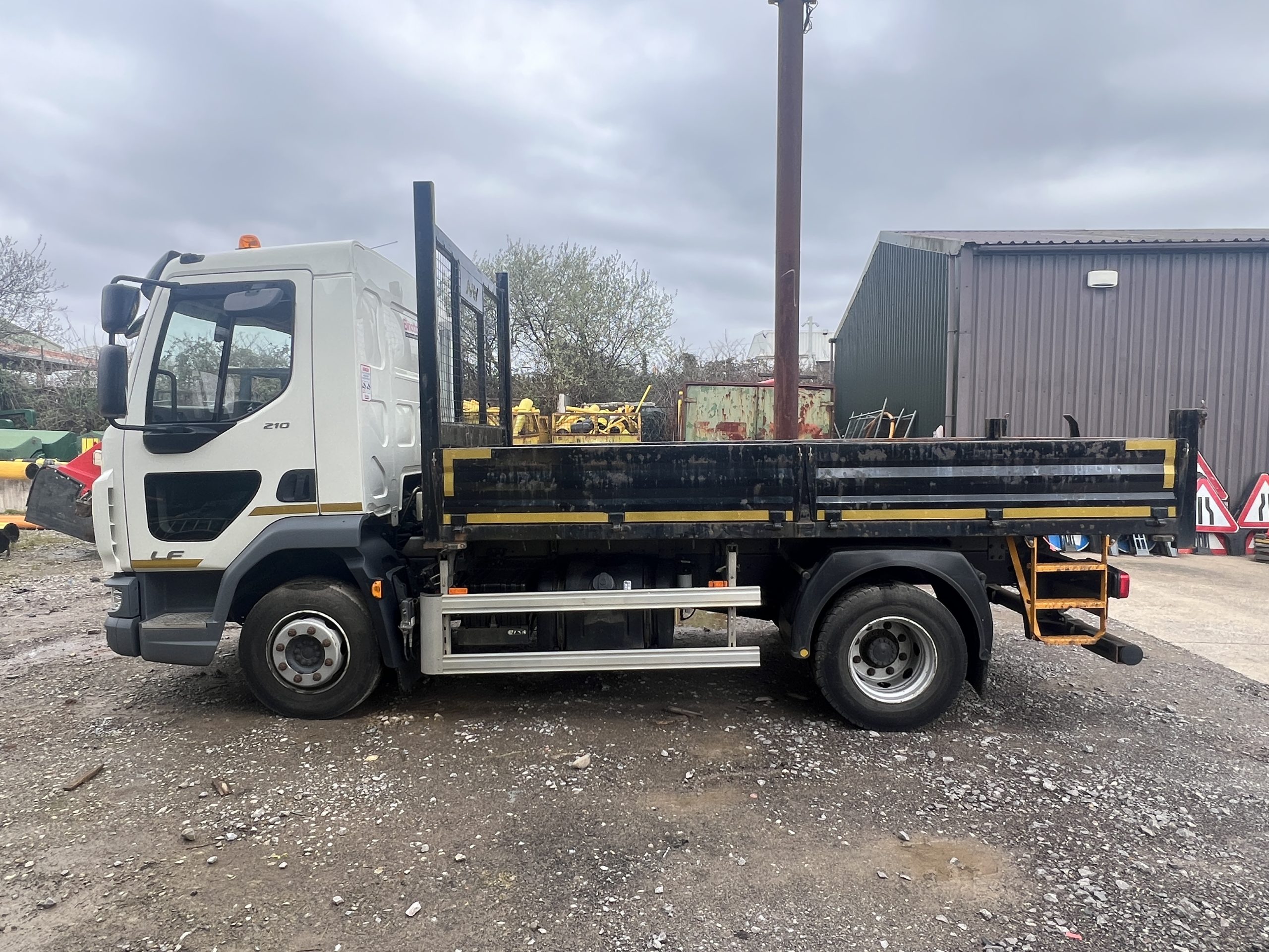 DAF LF210 TIPPER - used trucks for sale at J Hawes Ltd - view 4