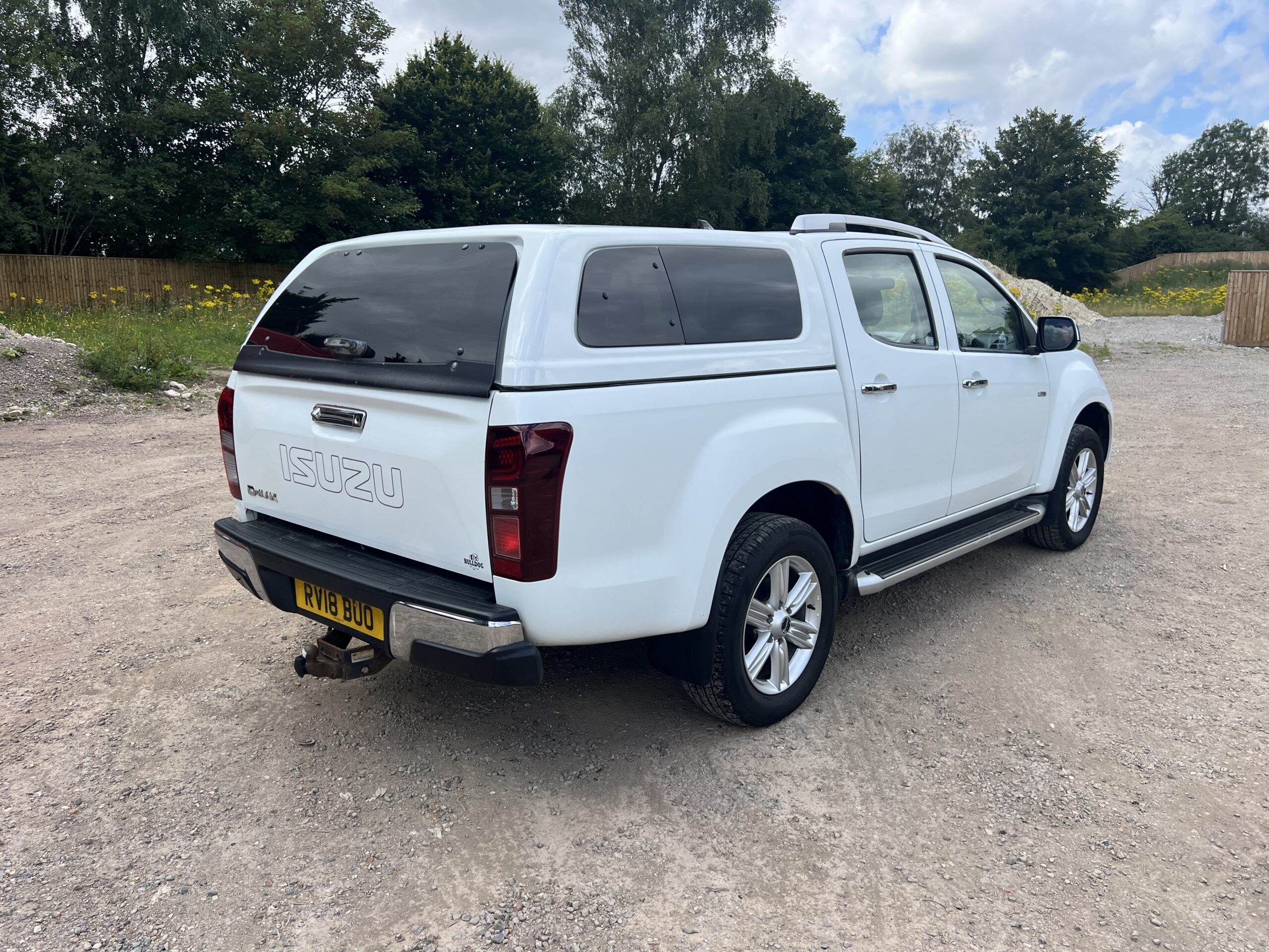 ISUZU D-MAX PICK UP - used trucks for sale at J Hawes Ltd - view 3