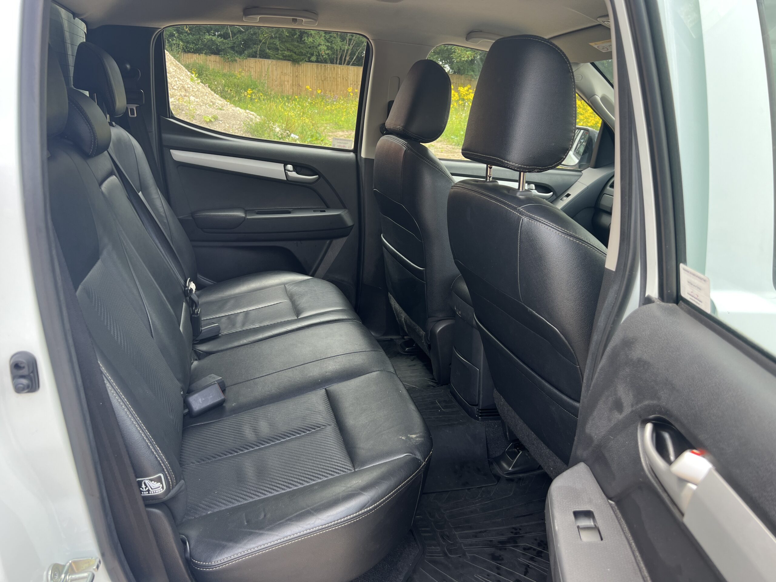 ISUZU D-MAX PICK UP - used trucks for sale at J Hawes Ltd - view 8